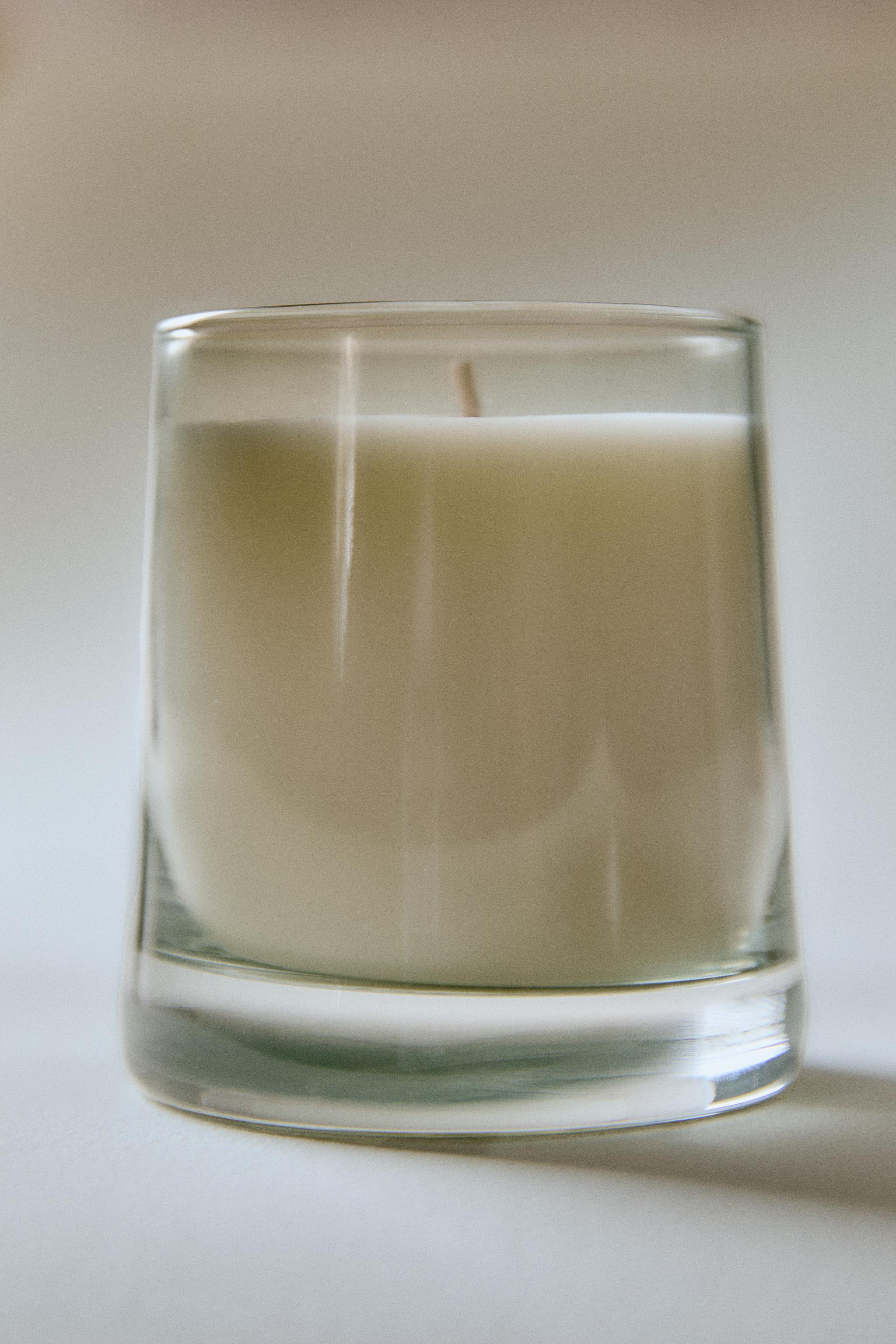 (180 G) ÉCLAT DE LYS SCENTED CANDLE