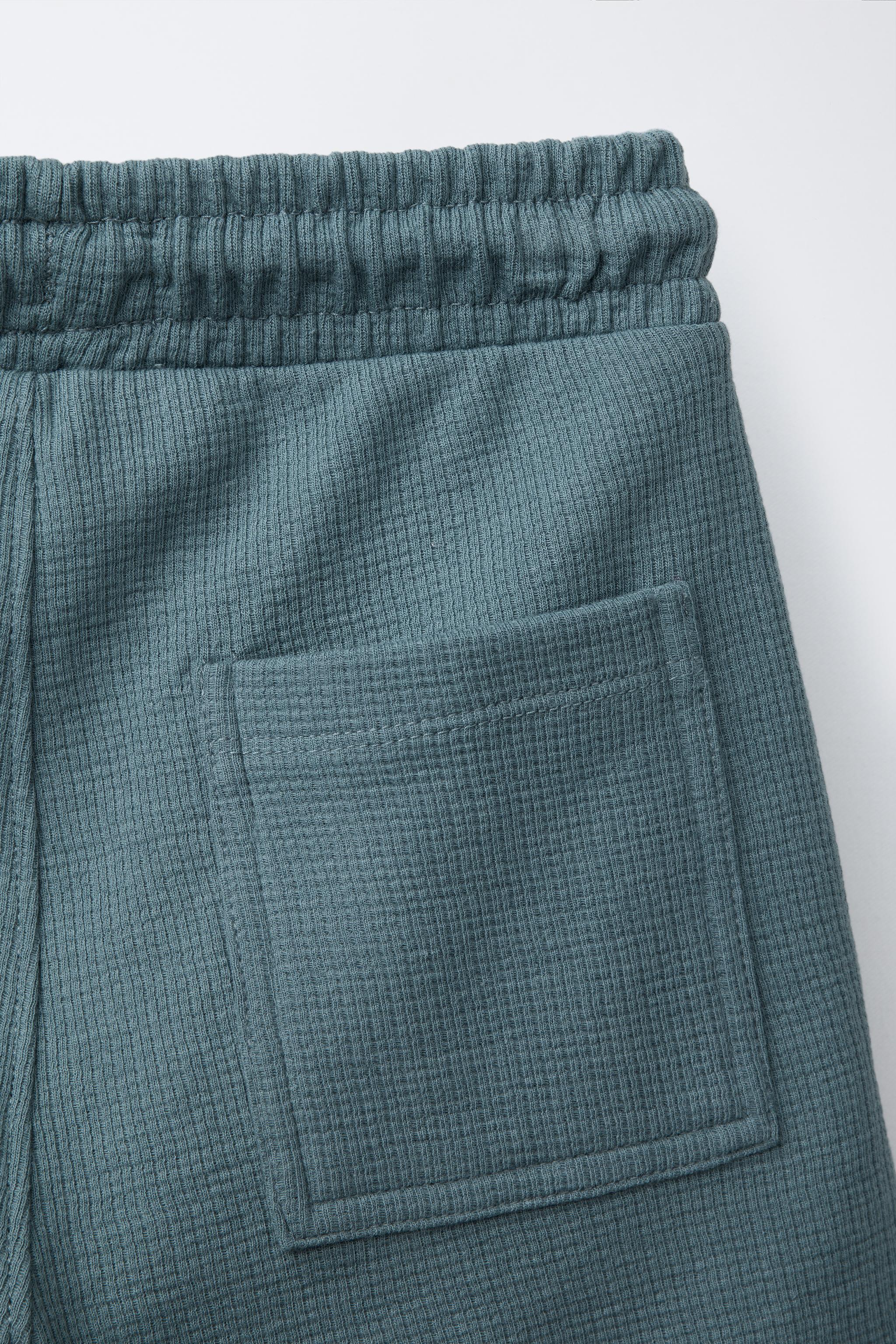 TEXTURED KNIT STRAIGHT SHORTS