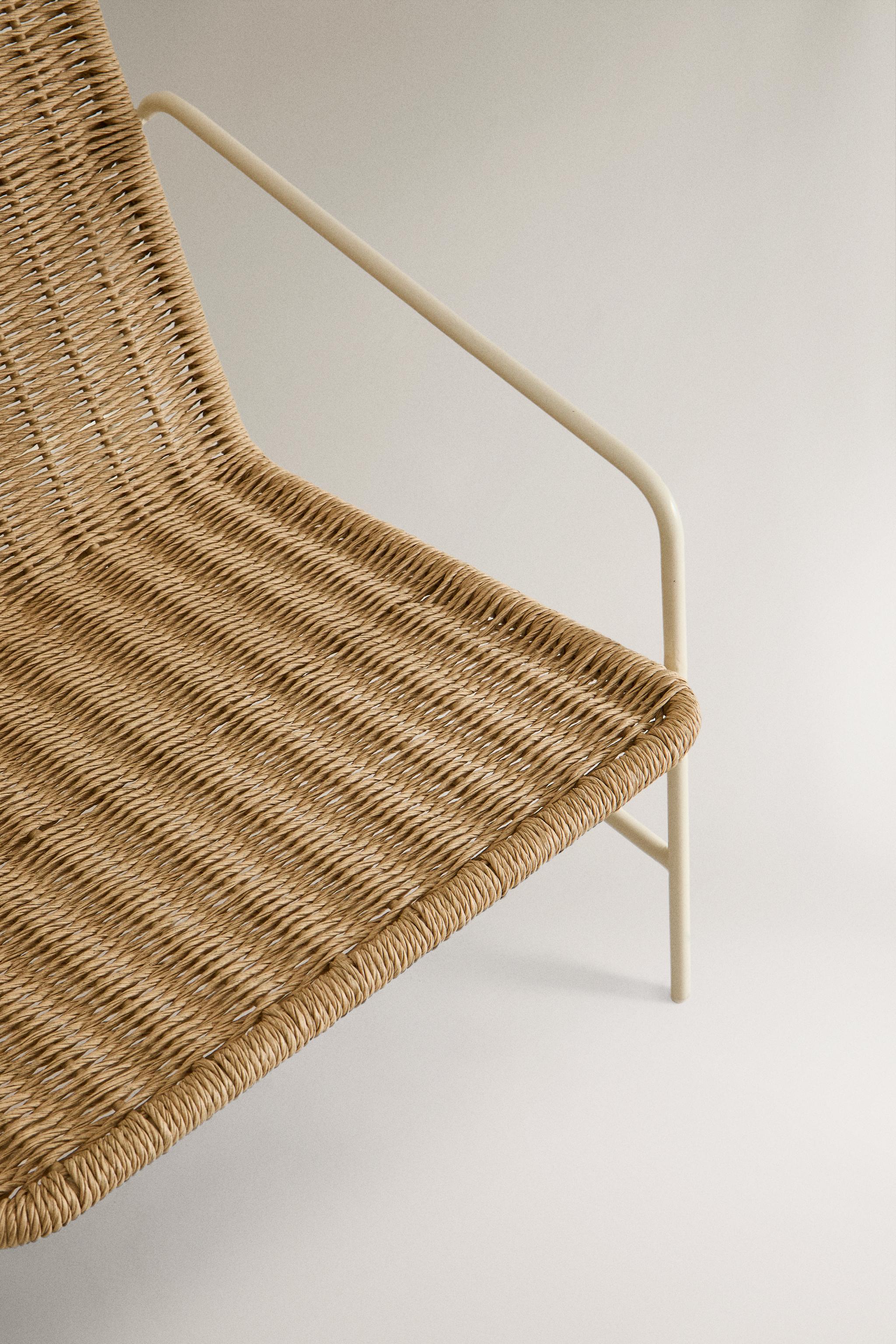 WOVEN OUTDOOR CHAIR WITH METAL FRAME