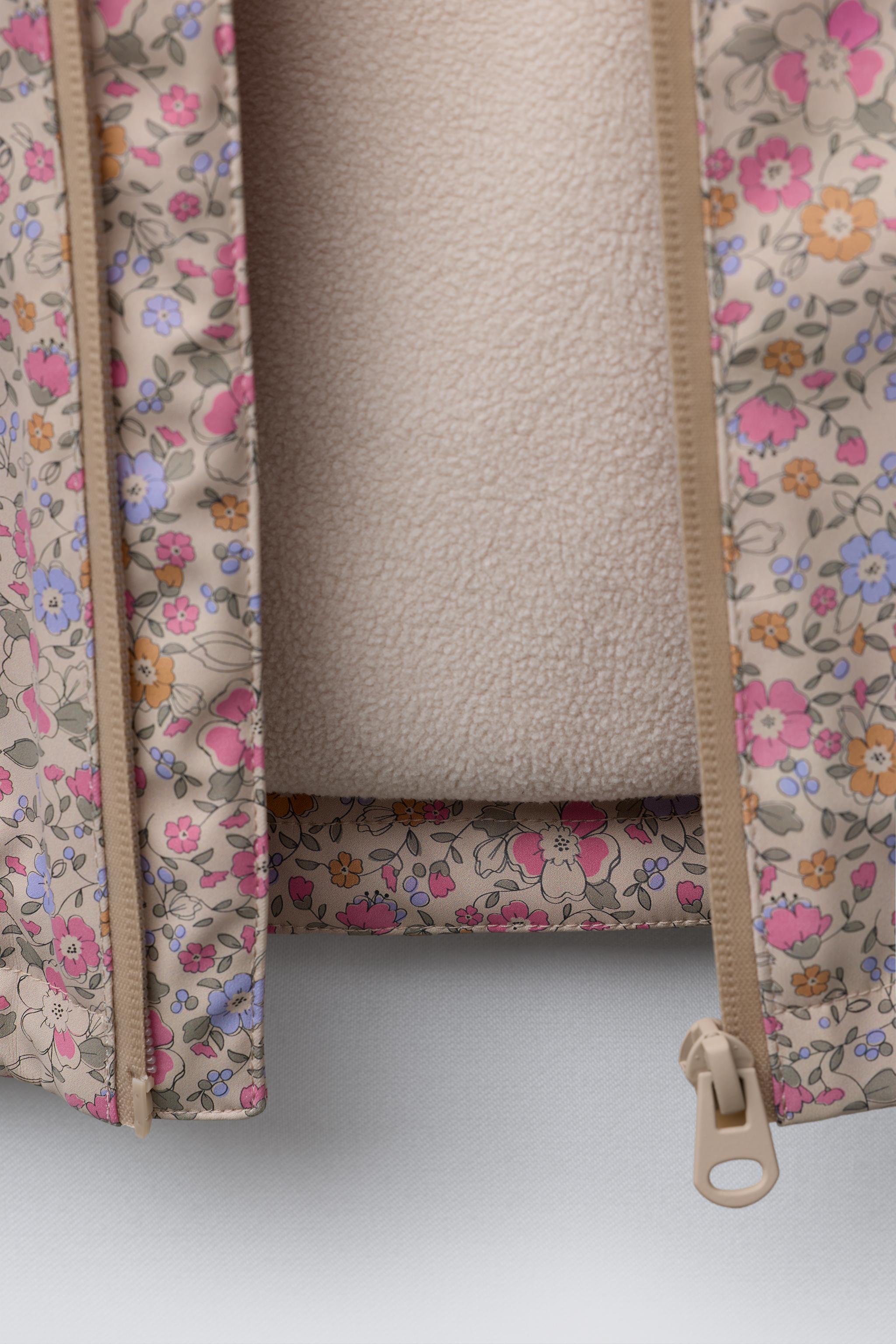 WATER RESISTANT PRINTED RUBBERIZED RAINCOAT