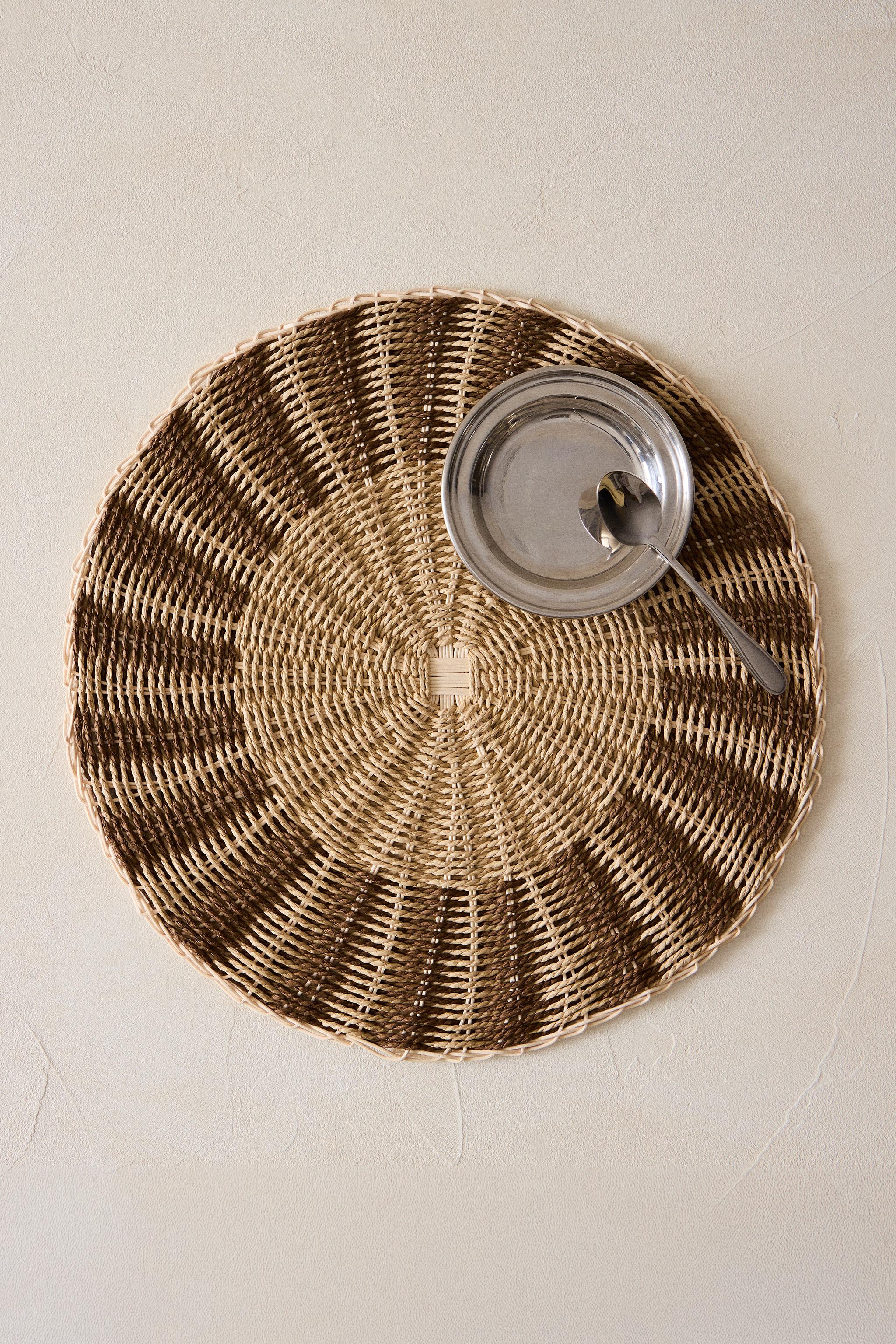 ROUND RATTAN PLACEMAT