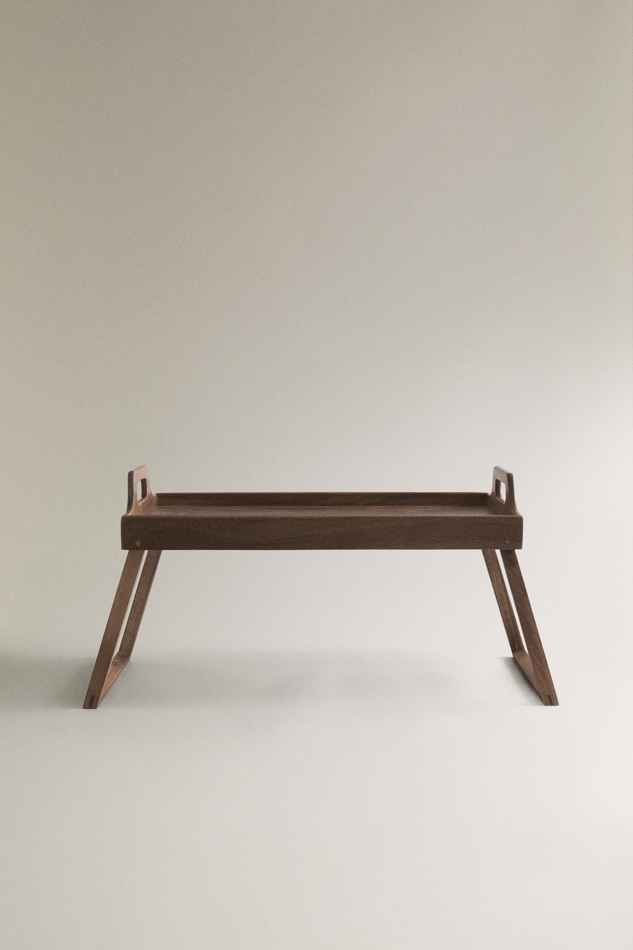 FOLDABLE TRAY WITH HANDLES