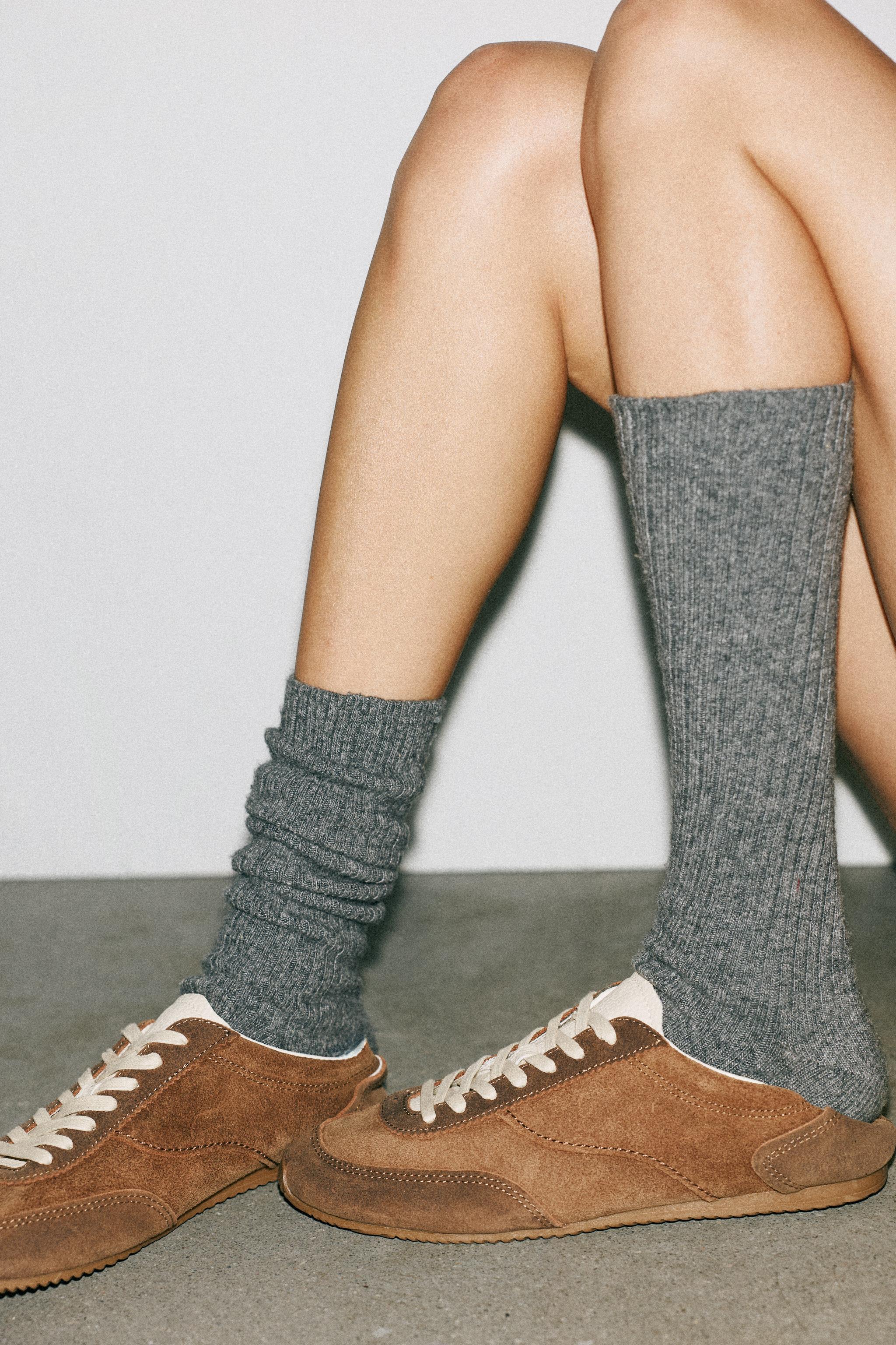 CONTRAST LEATHER SNEAKERS