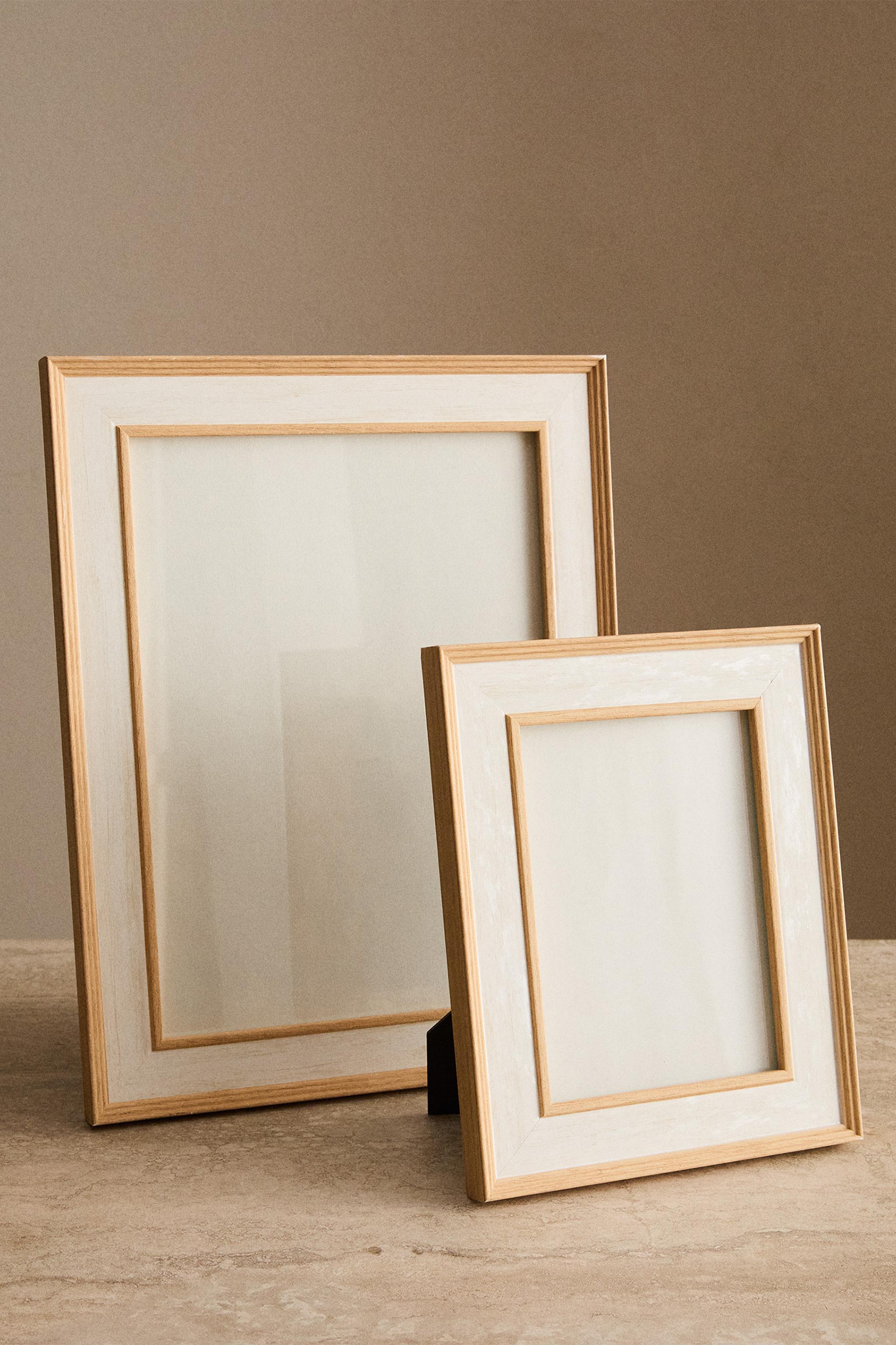 CONTRAST WOODEN PICTURE FRAME