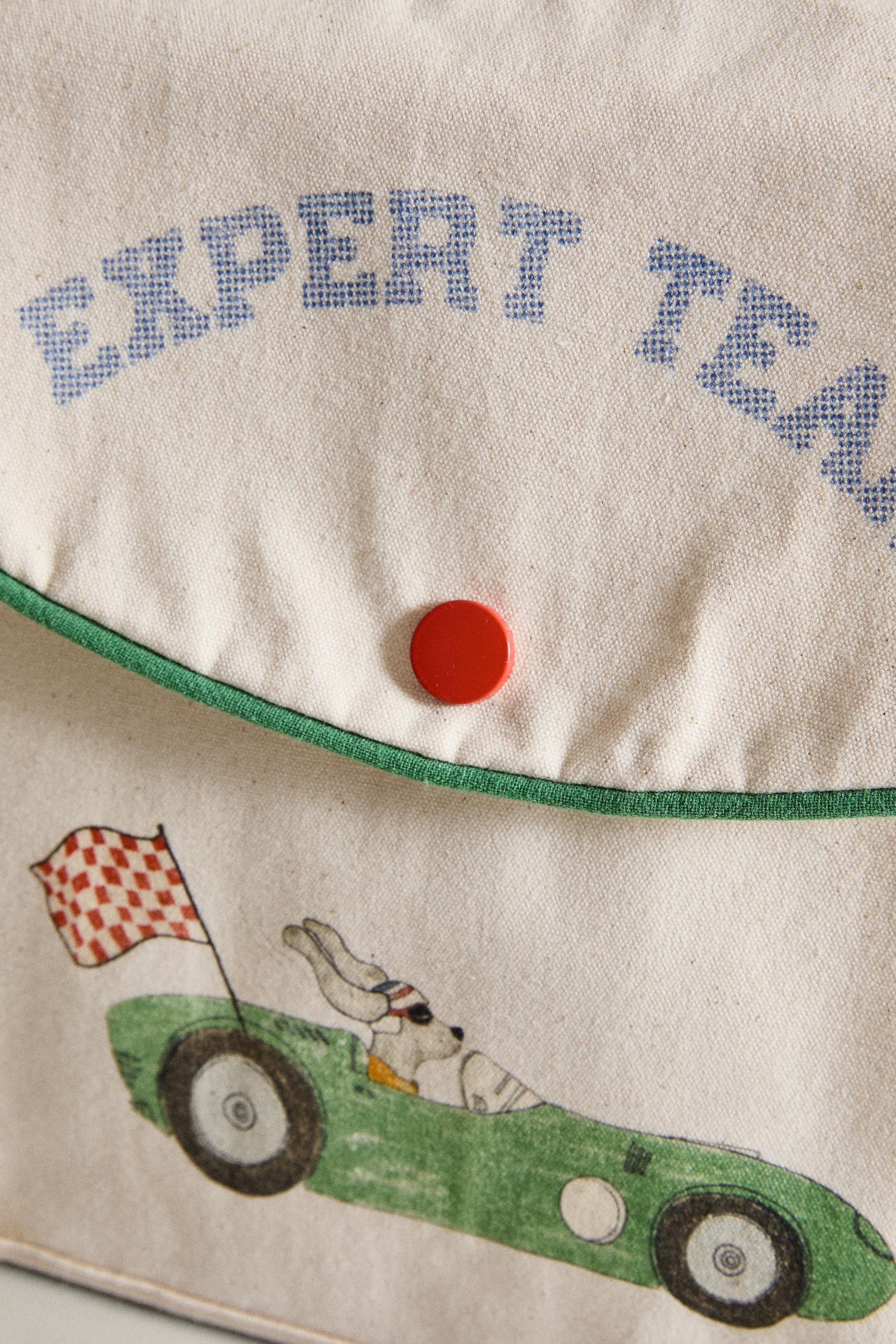 CHILDREN'S RACING DOG LUNCH BOX