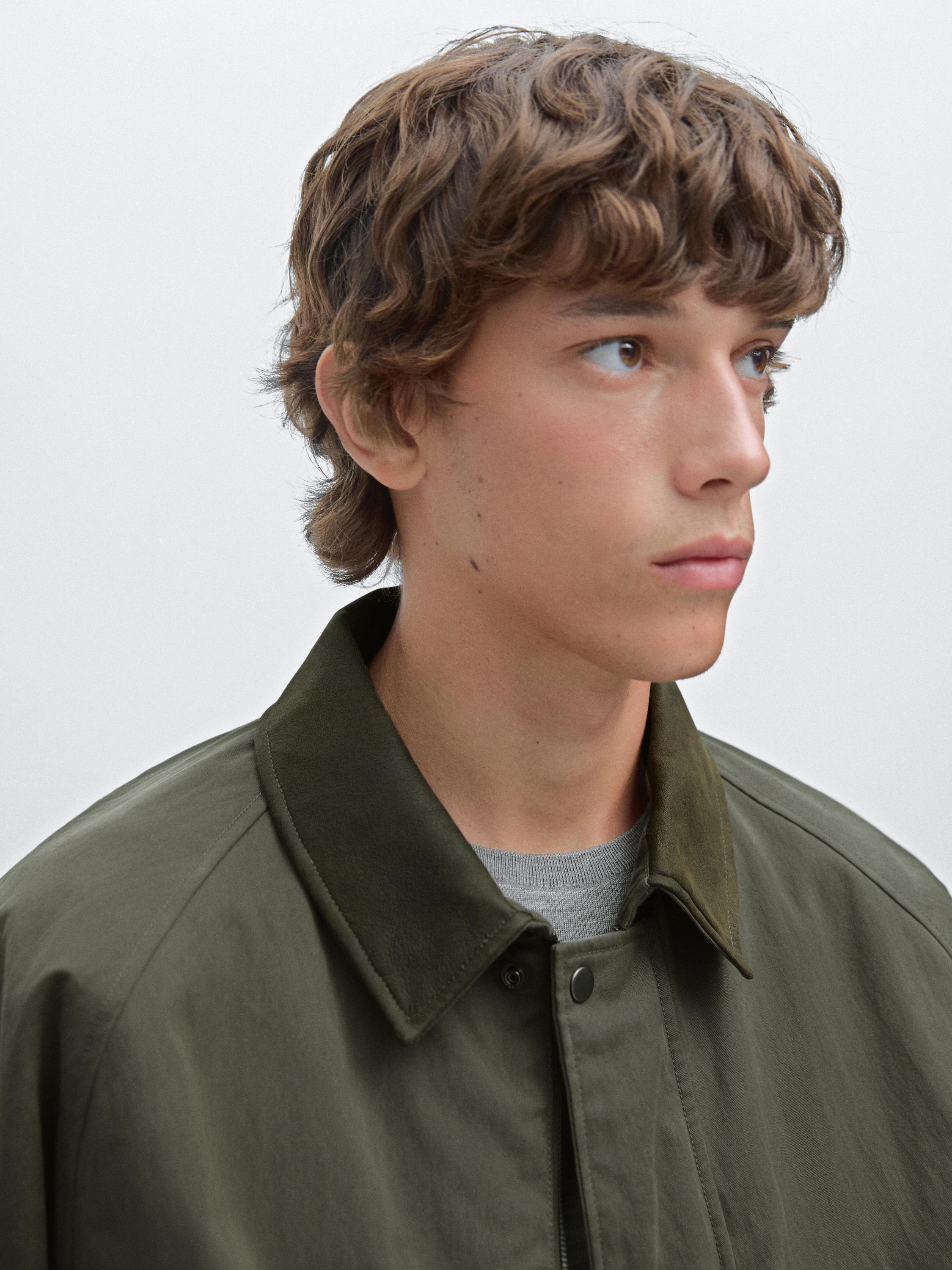 Jacket with leather collar detail