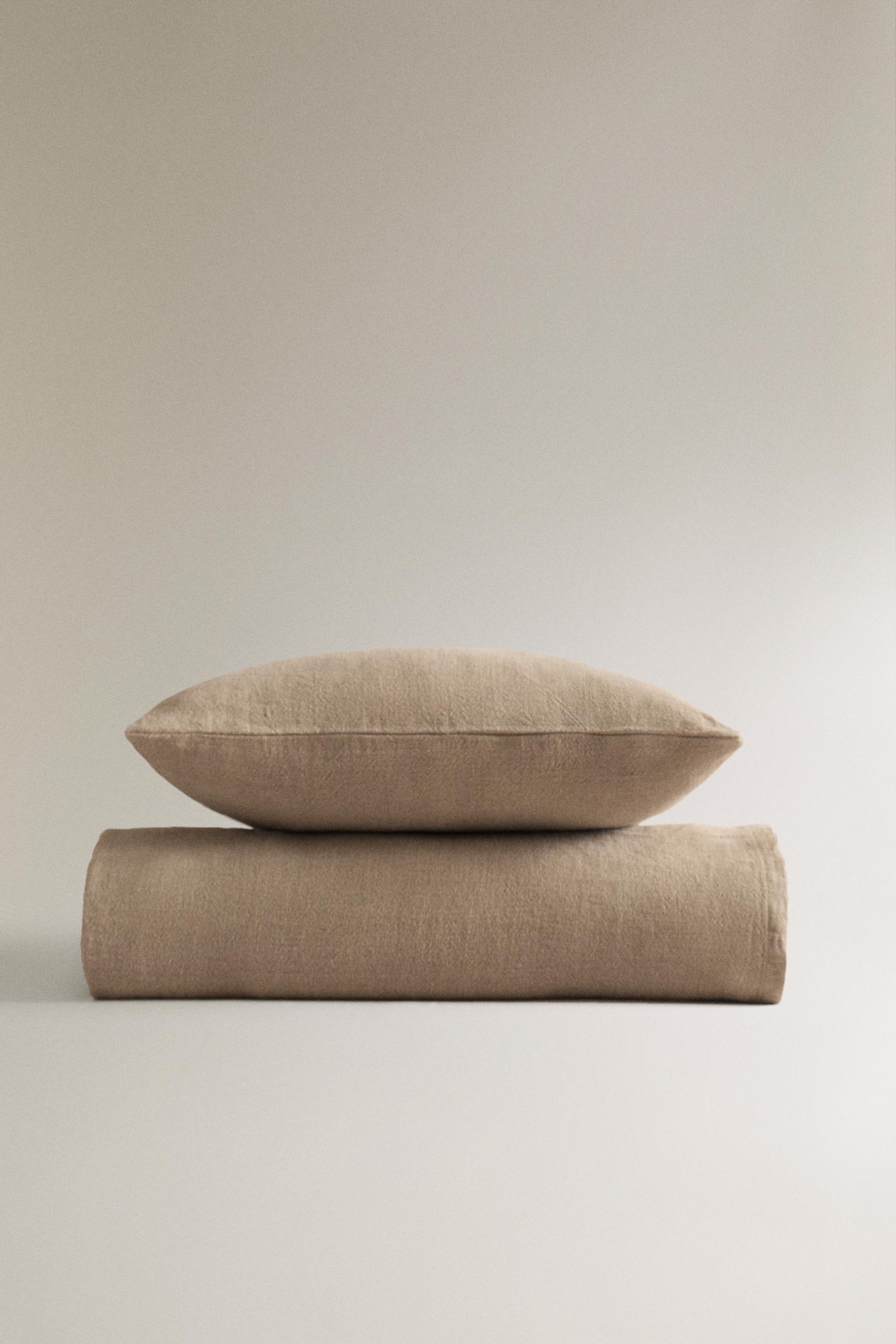 PLAIN FADED LINEN BEDSPREAD