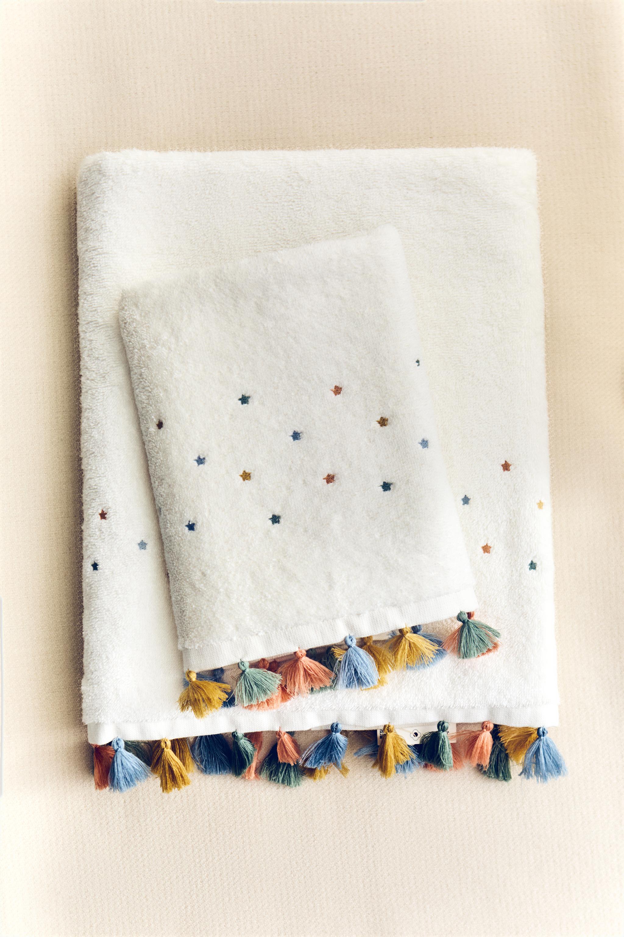 CHILDREN'S TASSEL BATH TOWEL
