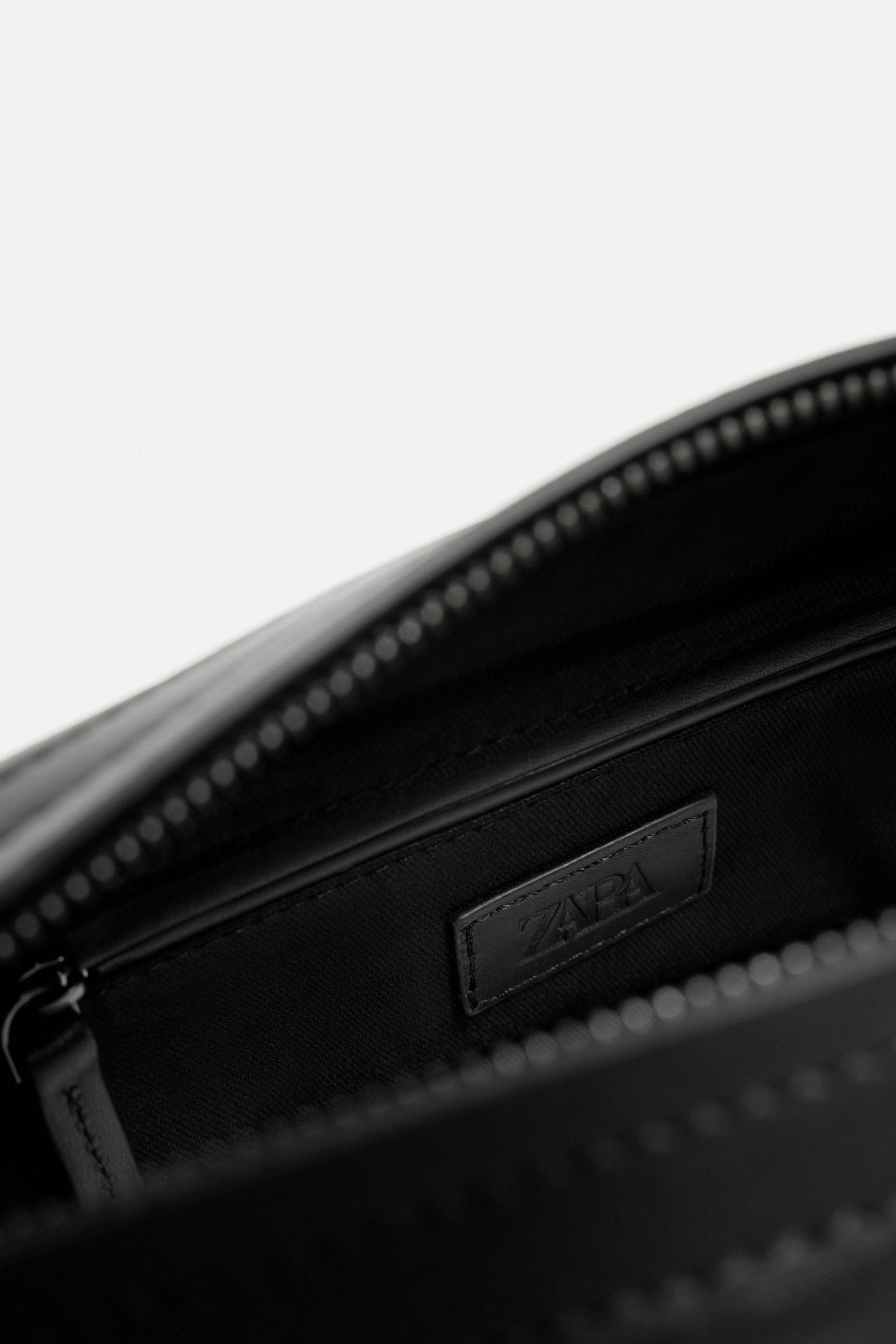 LEATHER TOILETRY BAG