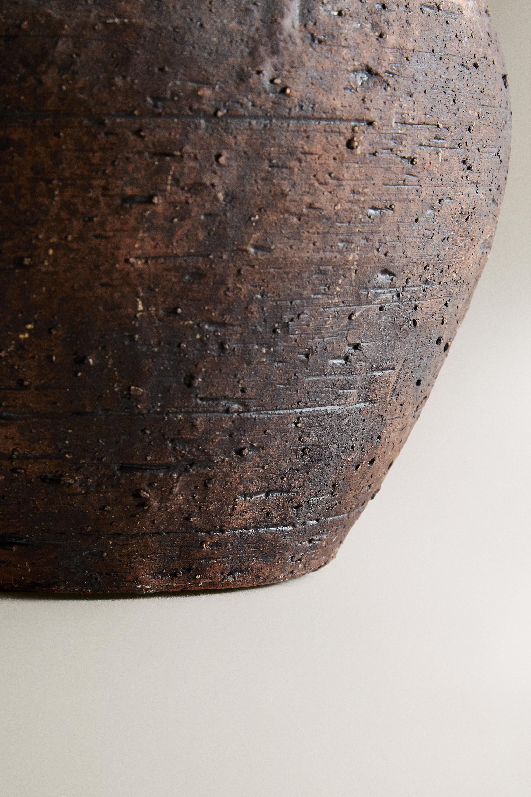 TEXTURED CERAMIC VASE