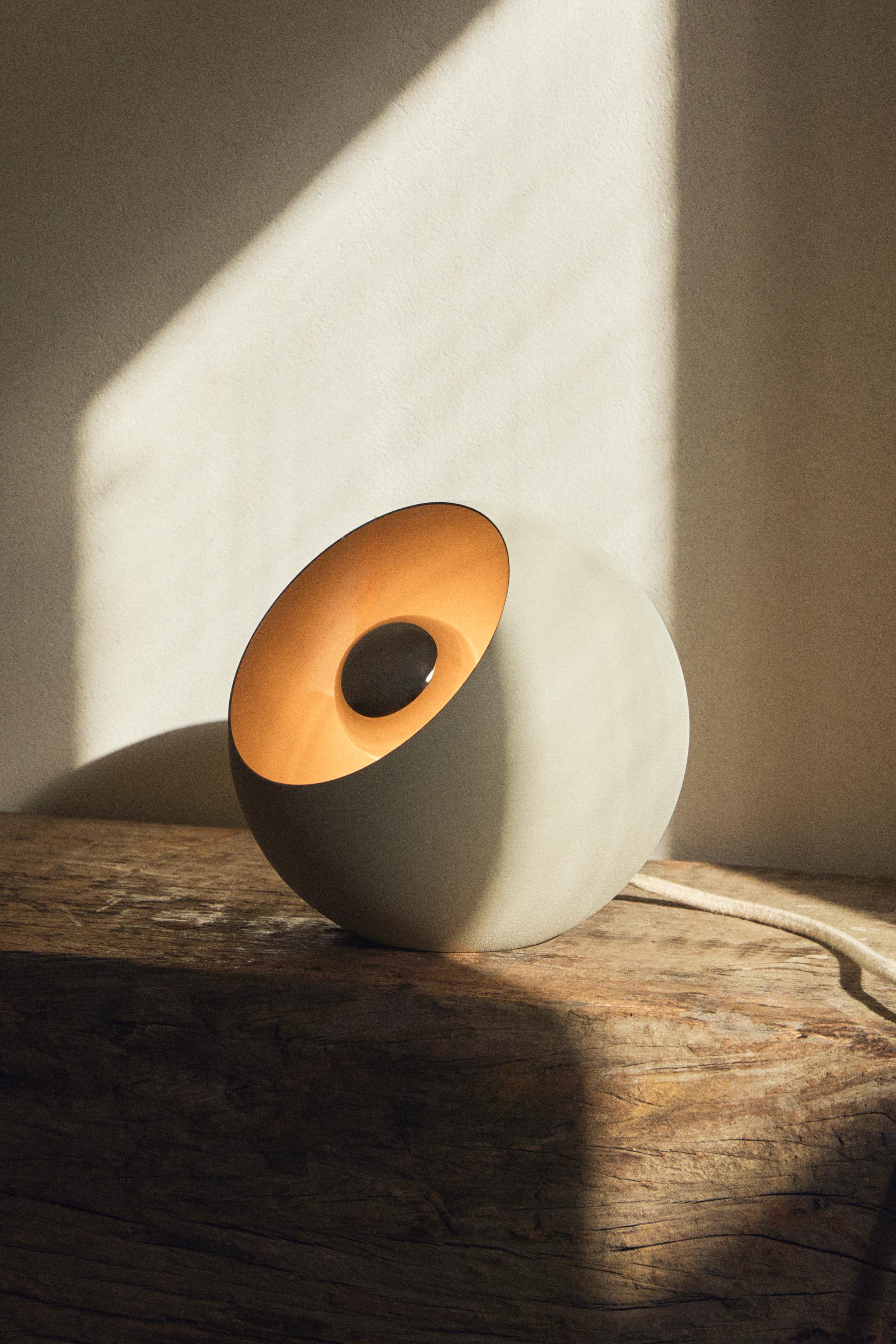SEMI SPHERE TABLE LAMP