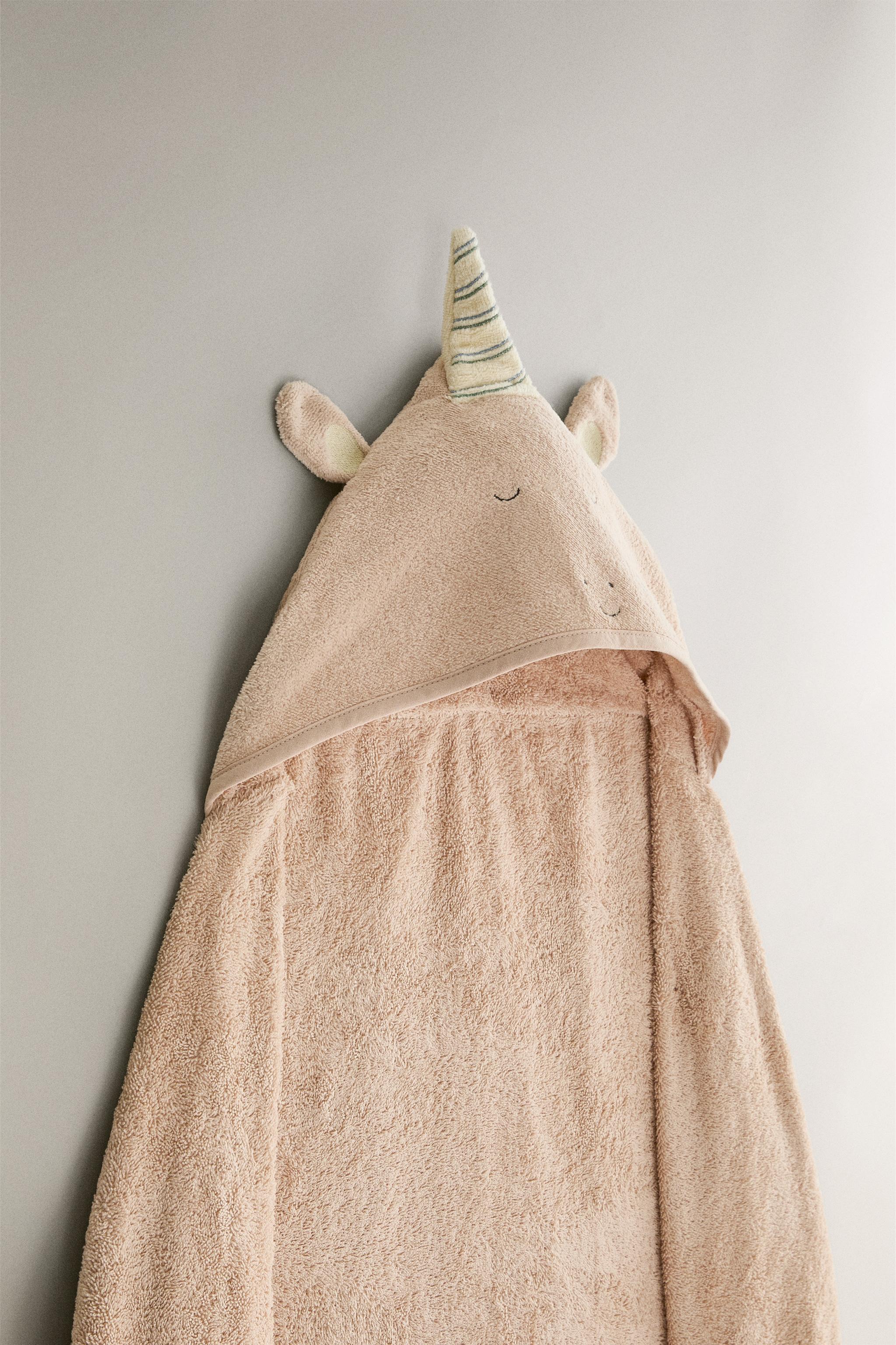 HOODED BABY BATH TOWEL