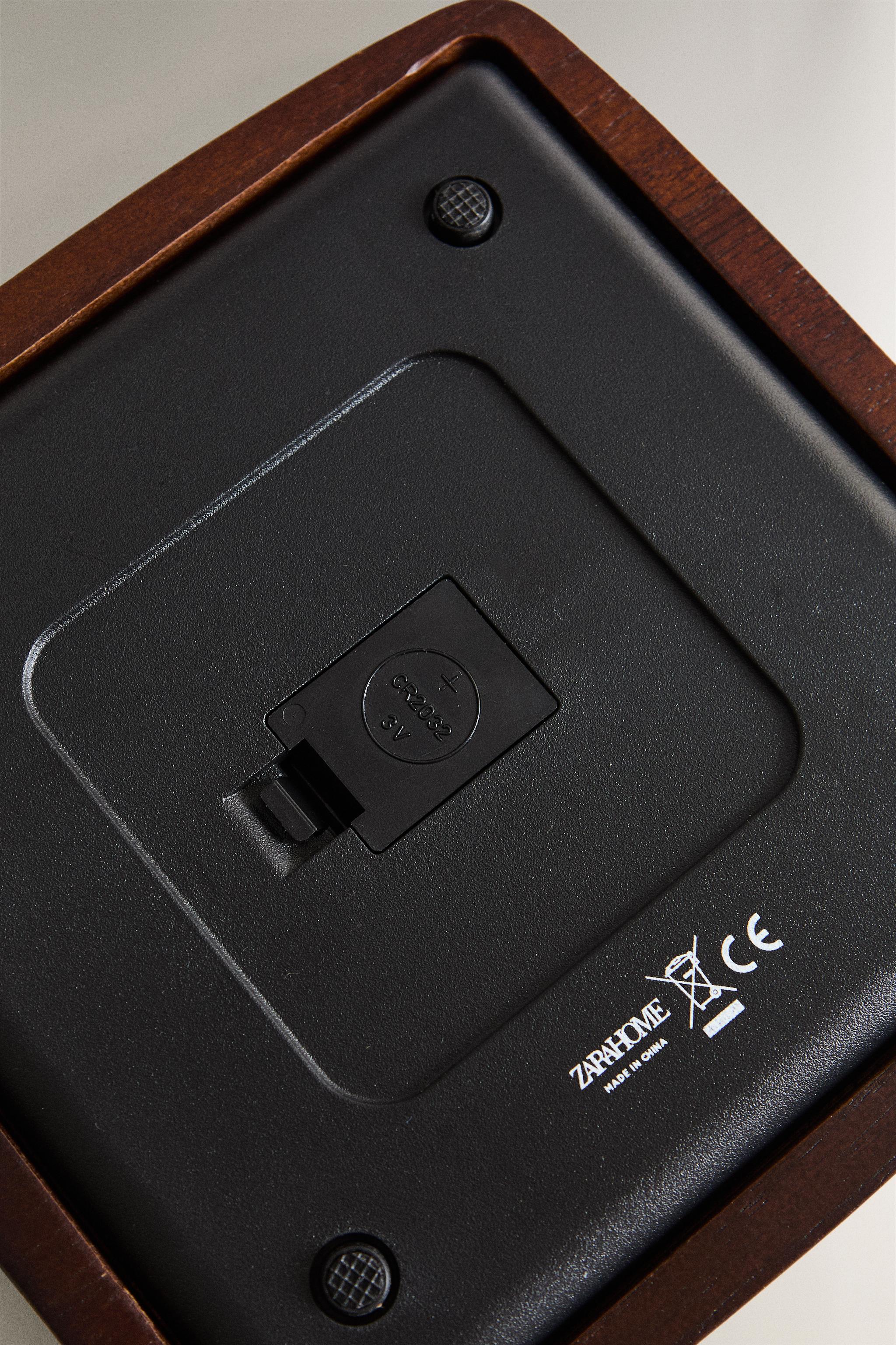 WOODEN KITCHEN SCALE