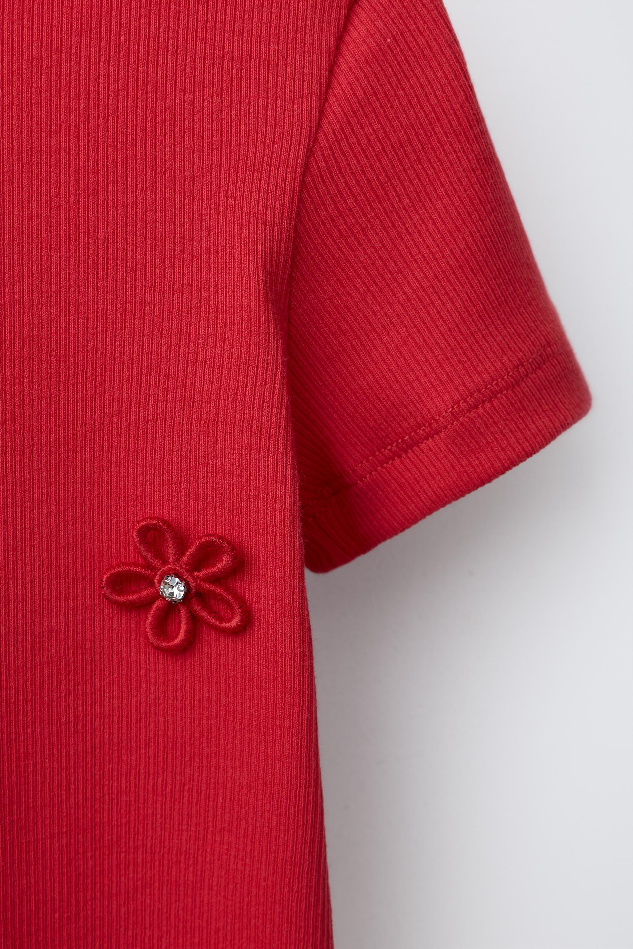 RIBBED JEWELED APPLIQUÉ SHIRT