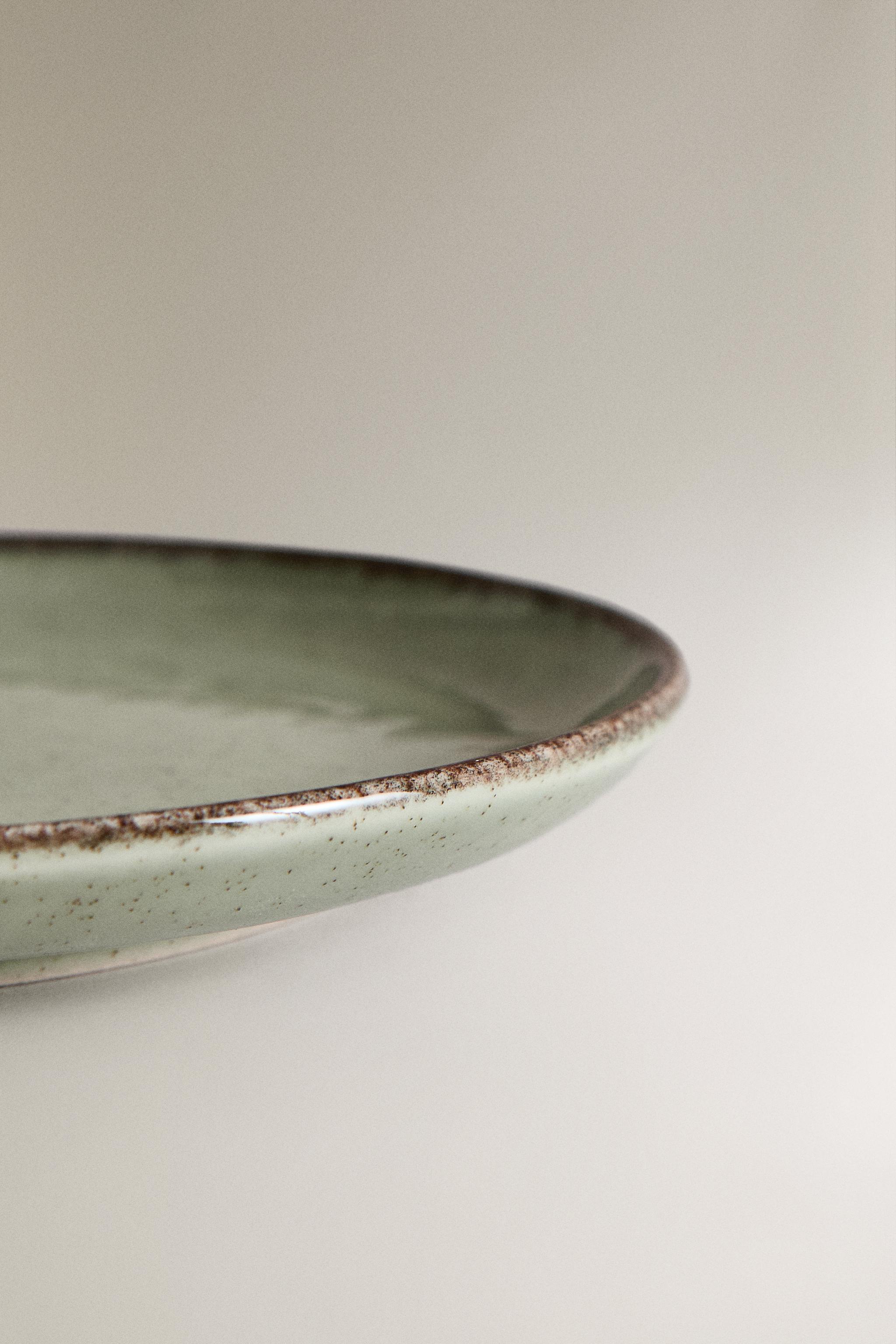 PORCELAIN SIDE PLATE WITH ANTIQUE FINISH RIM