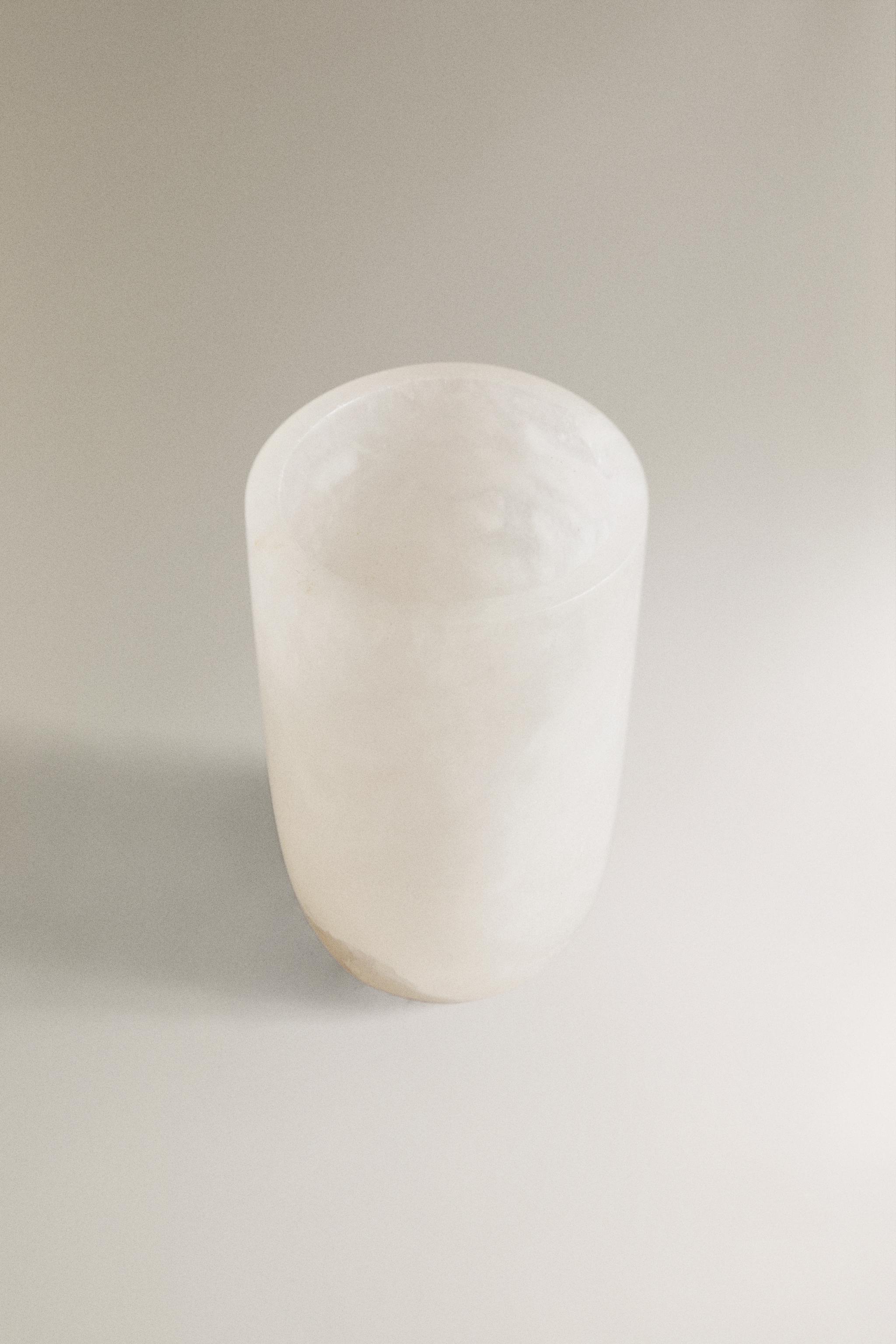 ALABASTER TOOTHBRUSH GLASS
