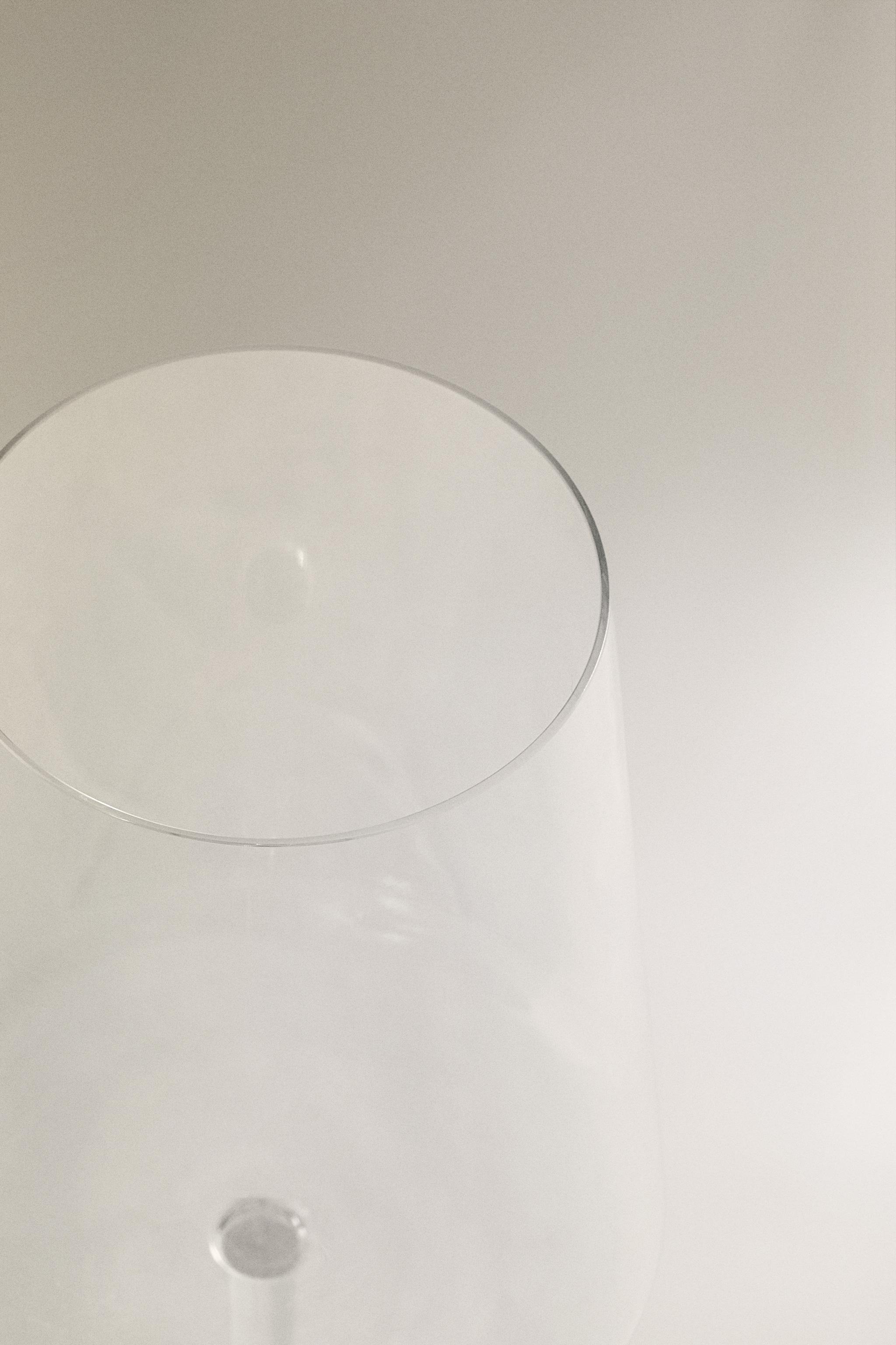 CONICAL CRYSTALLINE WINE GLASS