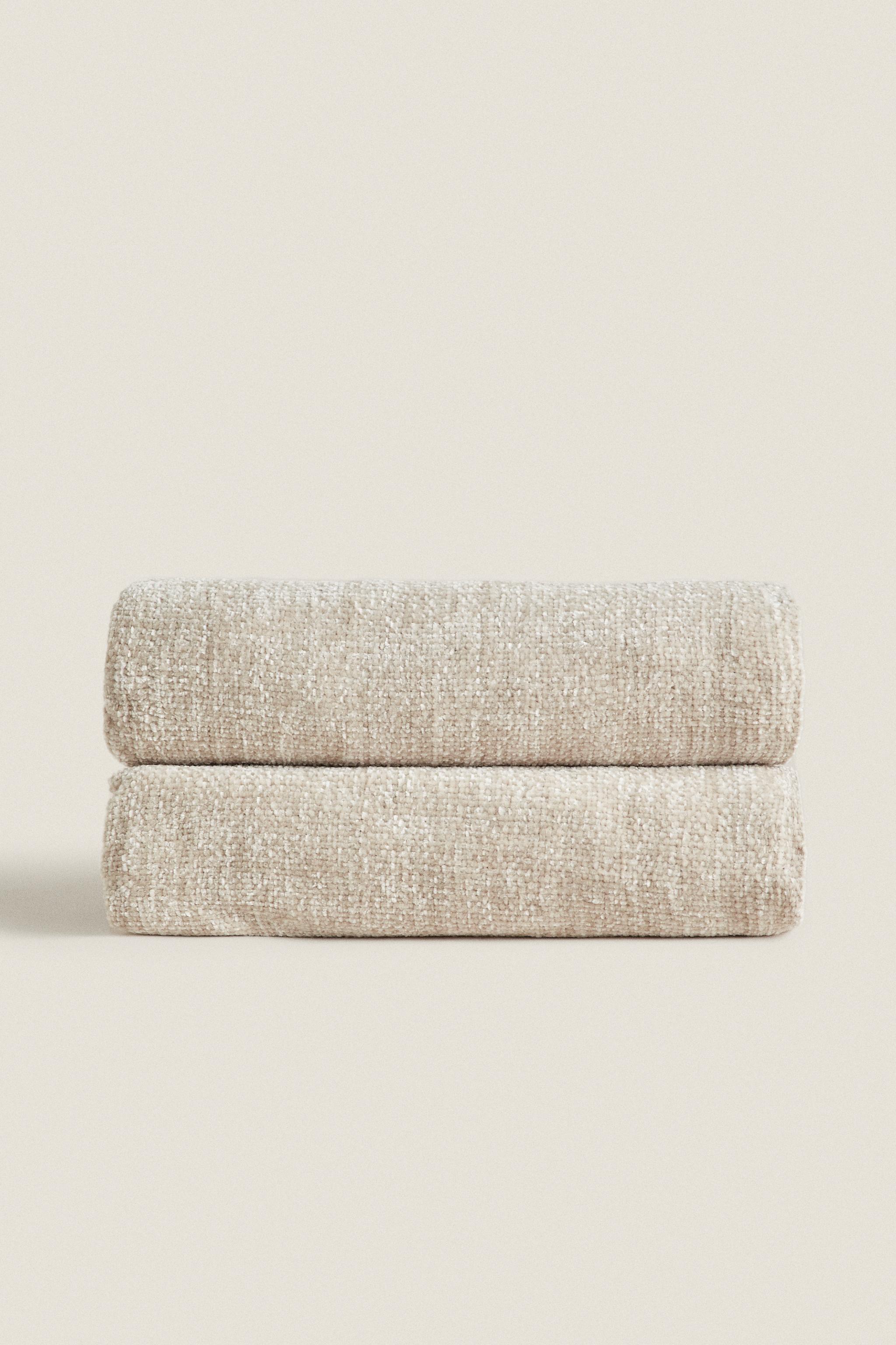 CHUNKY CHENILLE BLANKET