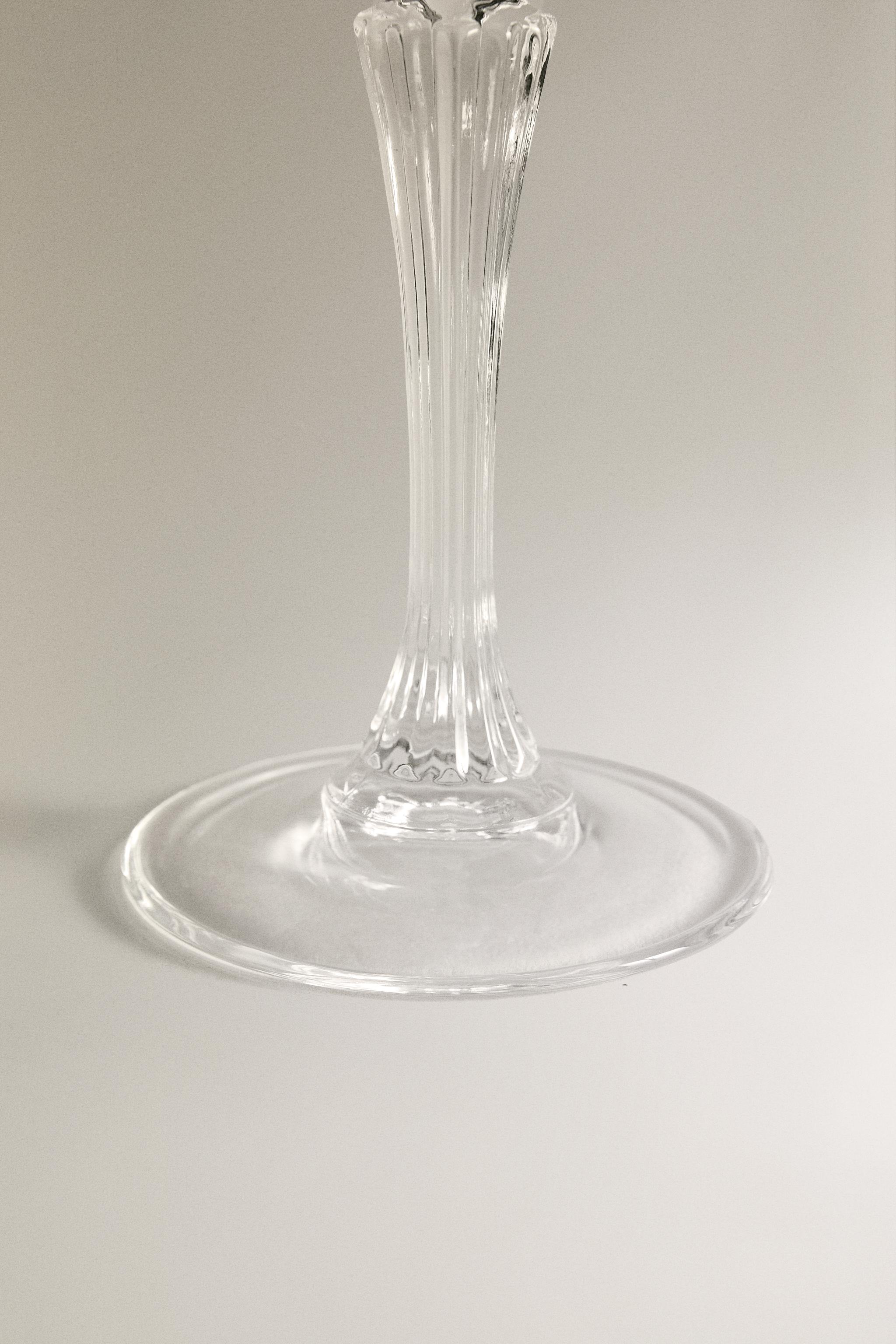 ENGRAVED CRYSTALLINE FLUTE GLASS WITH ENGRAVED GLASS EFFECT