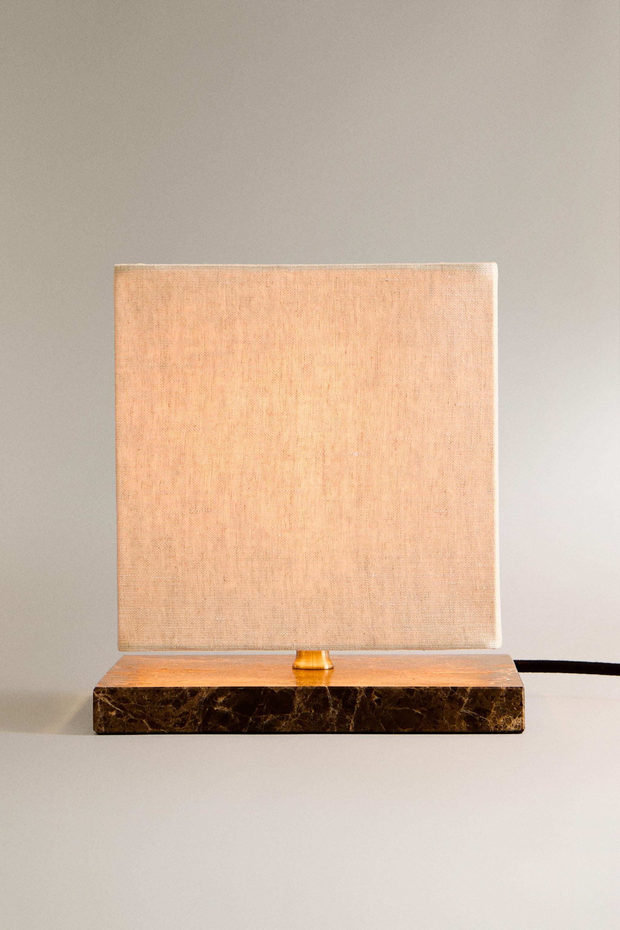CUBE TABLE LAMP