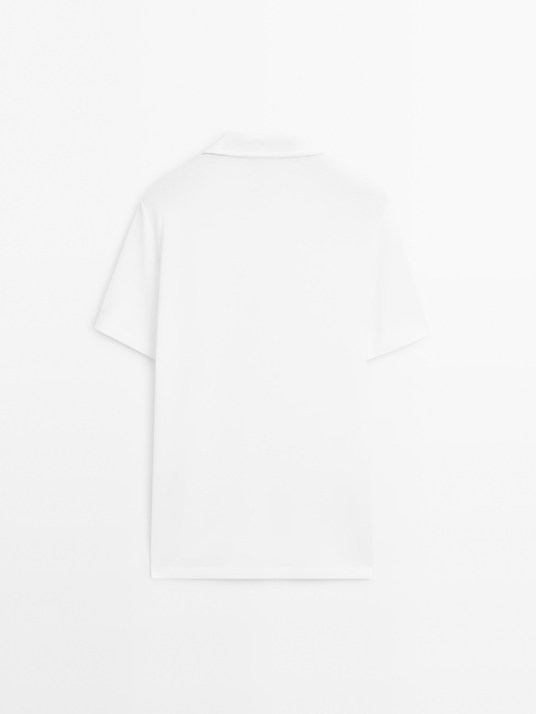 Textured short sleeve polo shirt