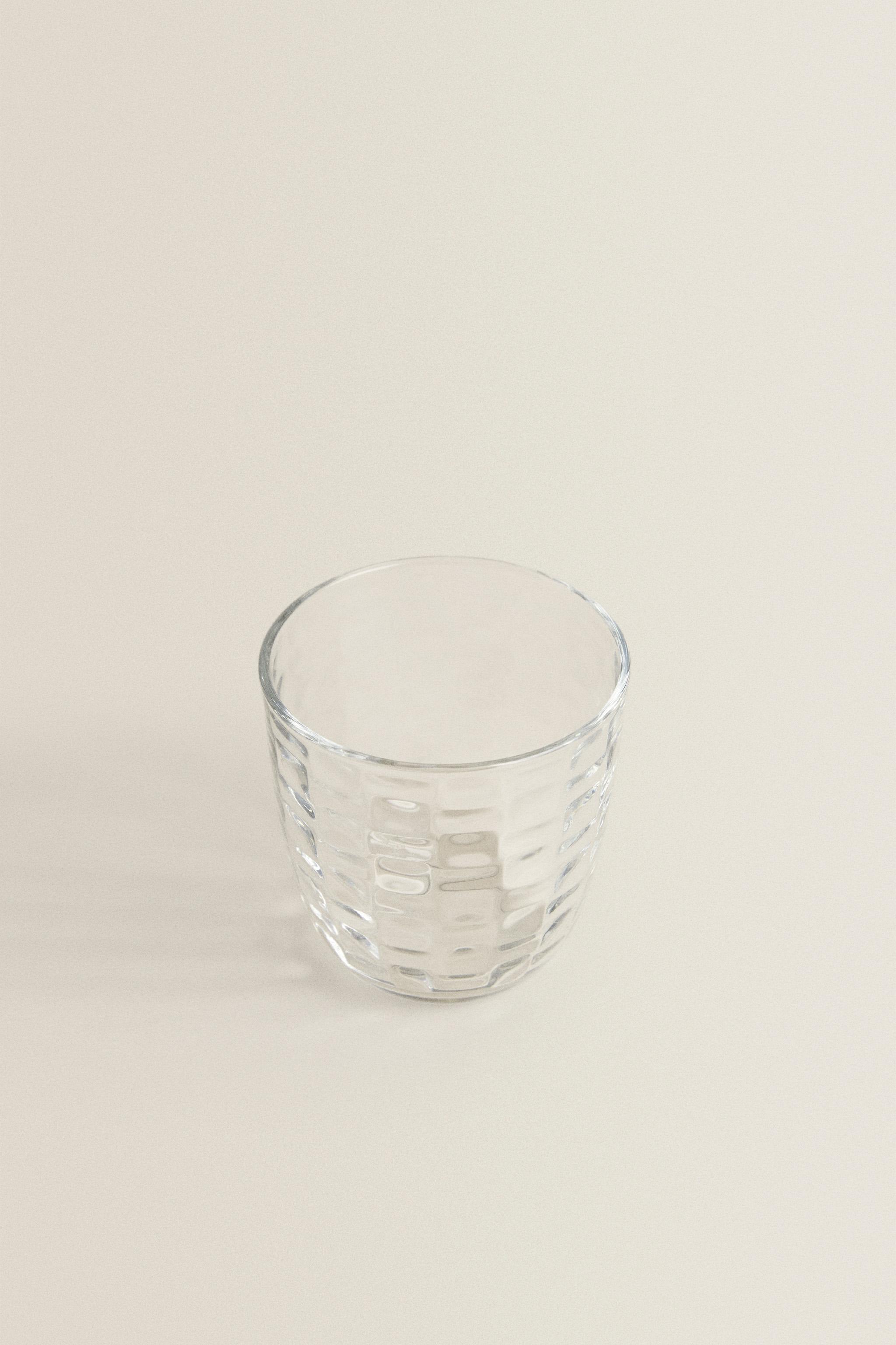 RAISED SQUARE-EFFECT TUMBLER