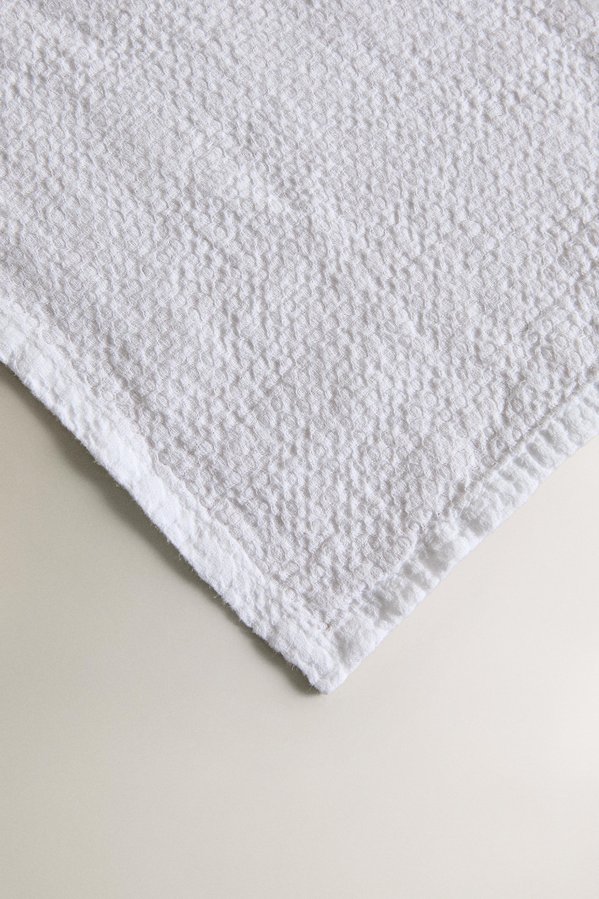 WAFFLE-KNIT LINEN BATH TOWEL