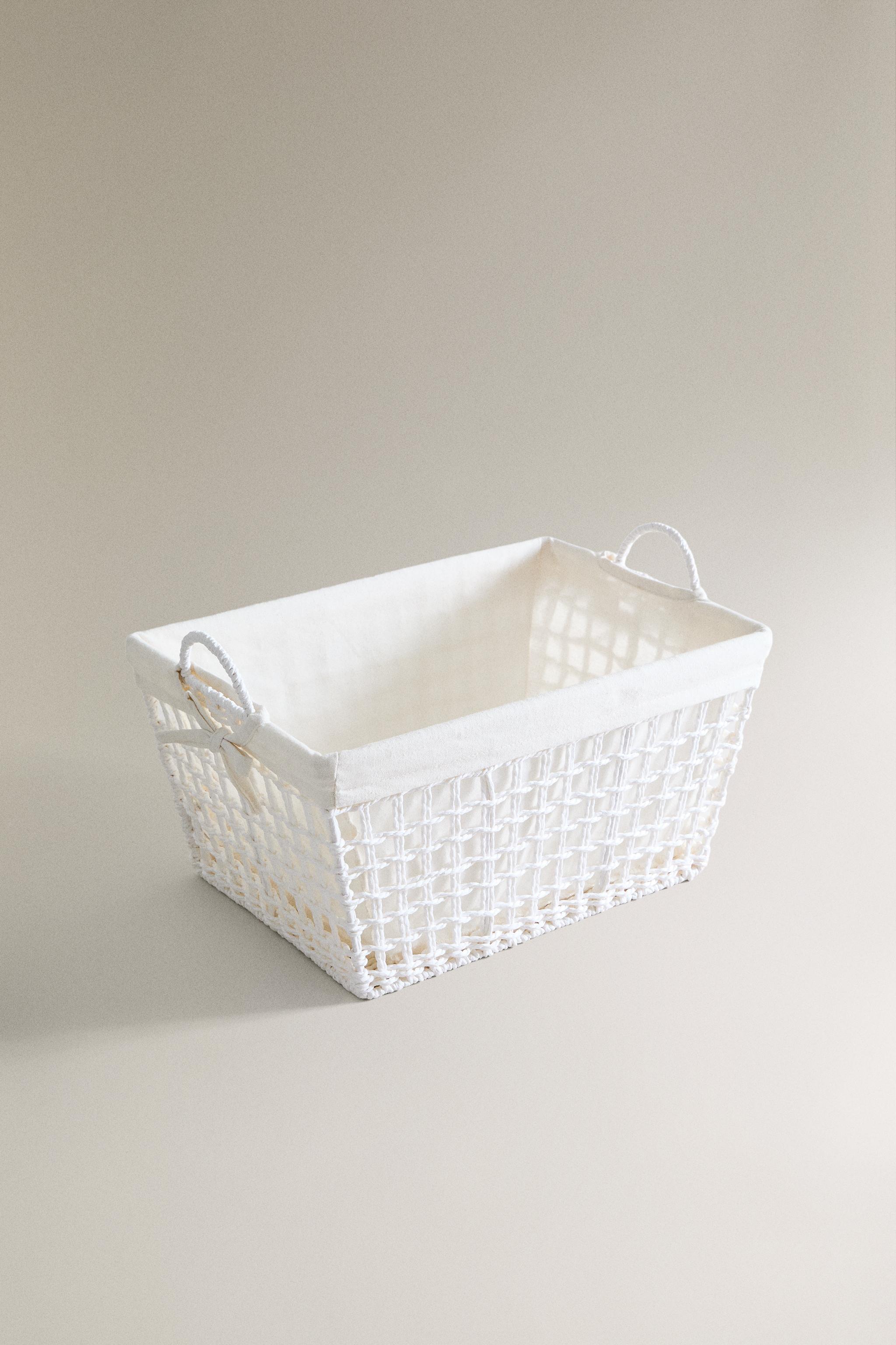 HAMPER WITH FABRIC LINING