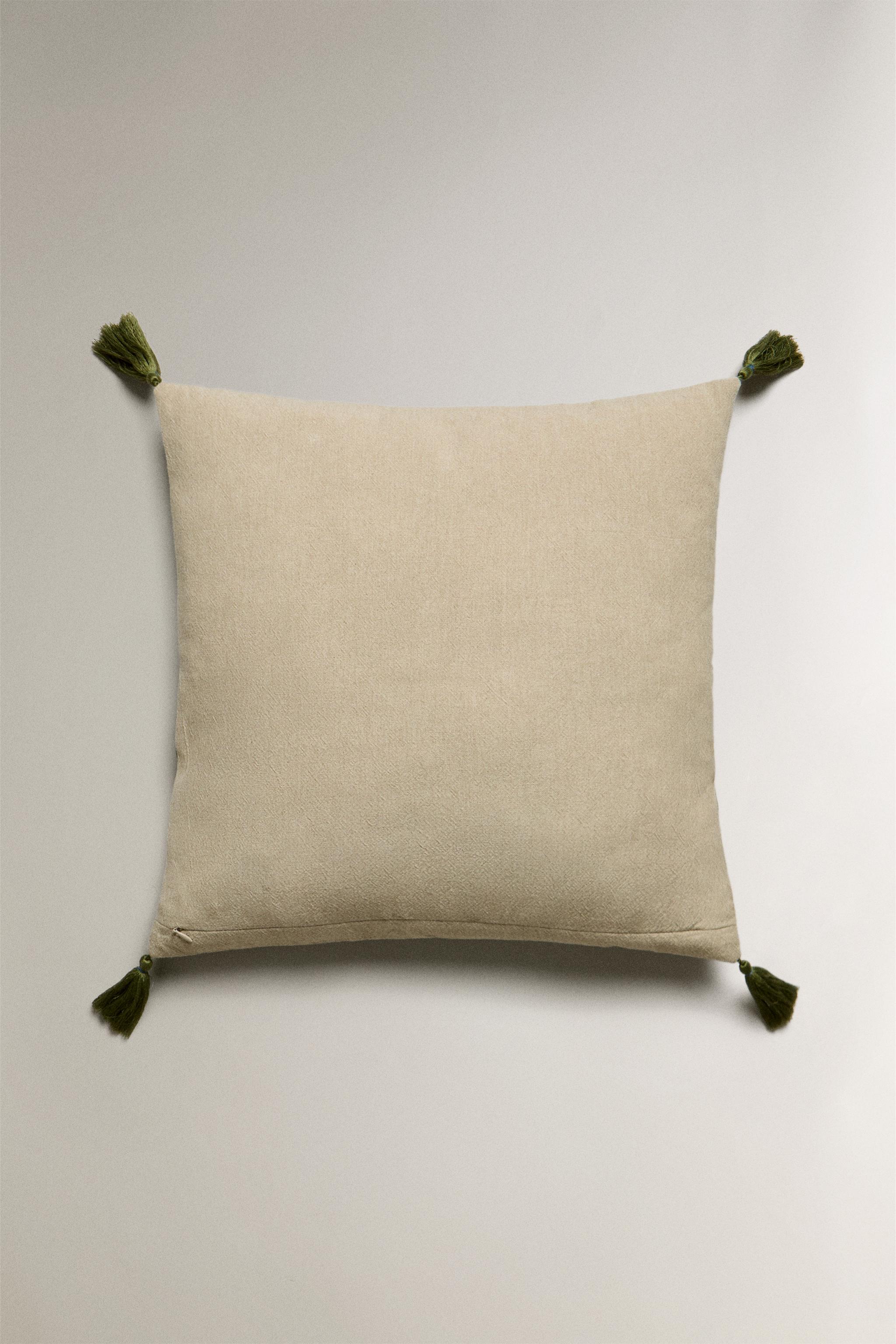 FLORAL THROW PILLOW COVER WITH POMPOMS