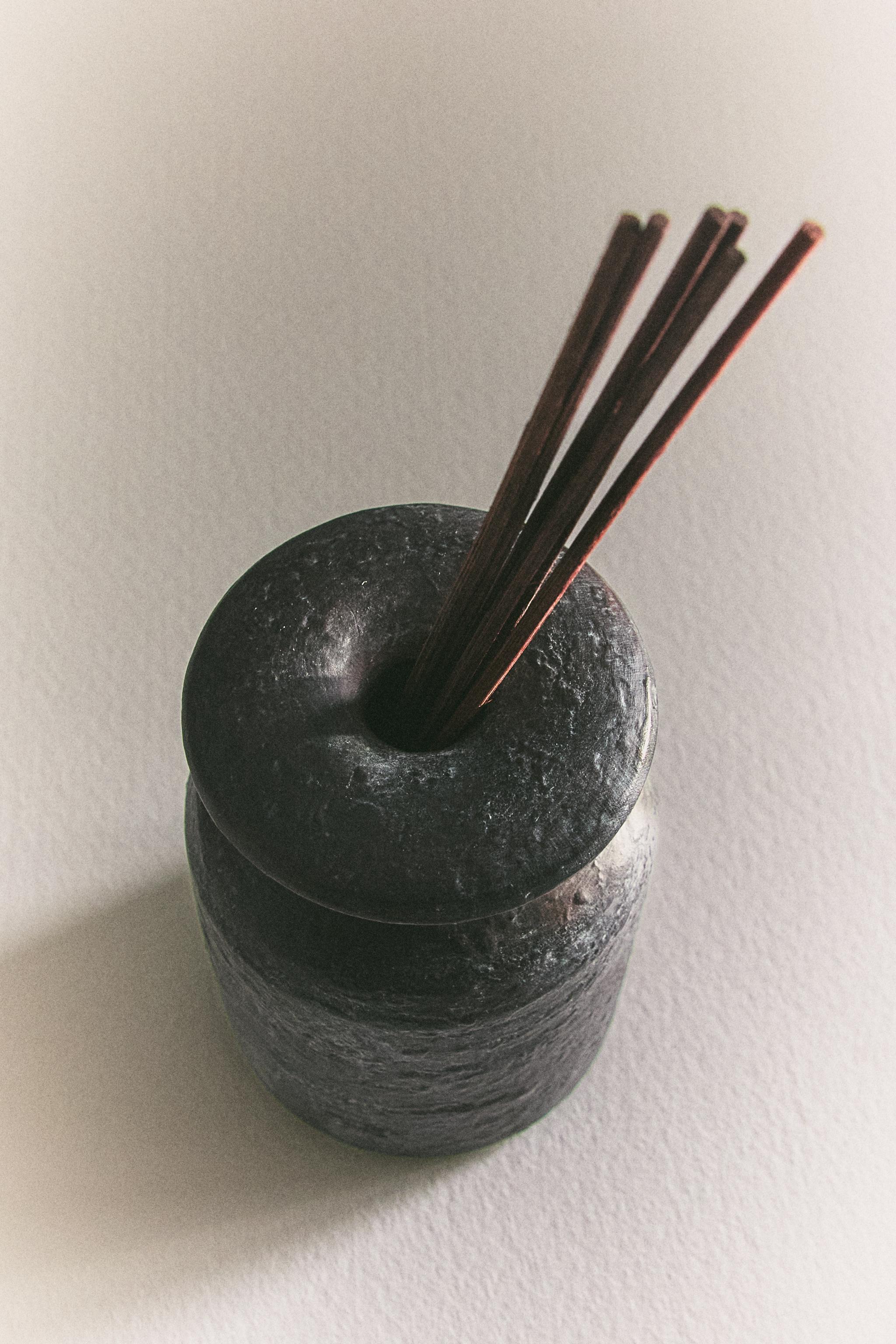 BROWN CERAMIC EMBELLISHER FOR SCENTED REED DIFFUSERS