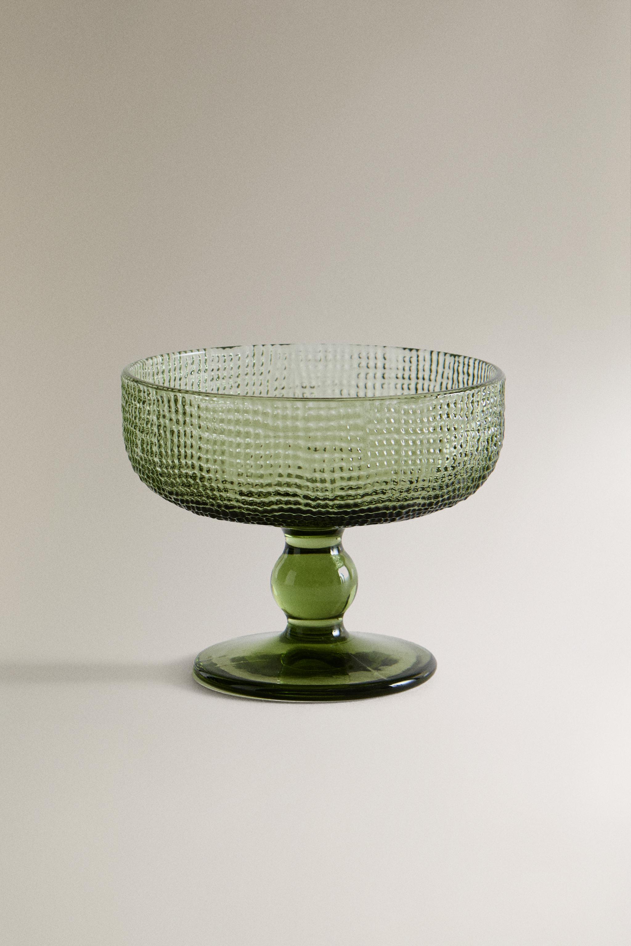 ICE-CREAM CUP GLASS WITH RAISED DESIGN