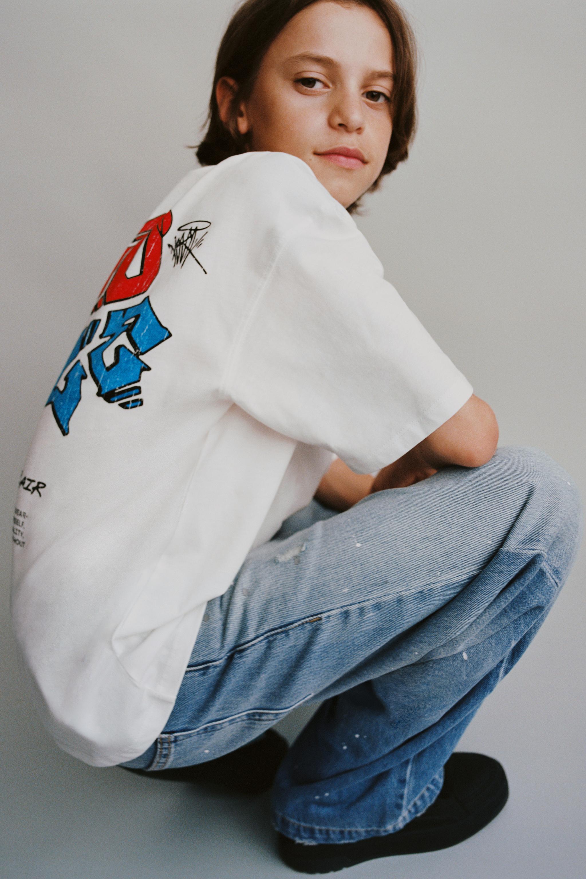 GRAFFITI PRINT T-SHIRT