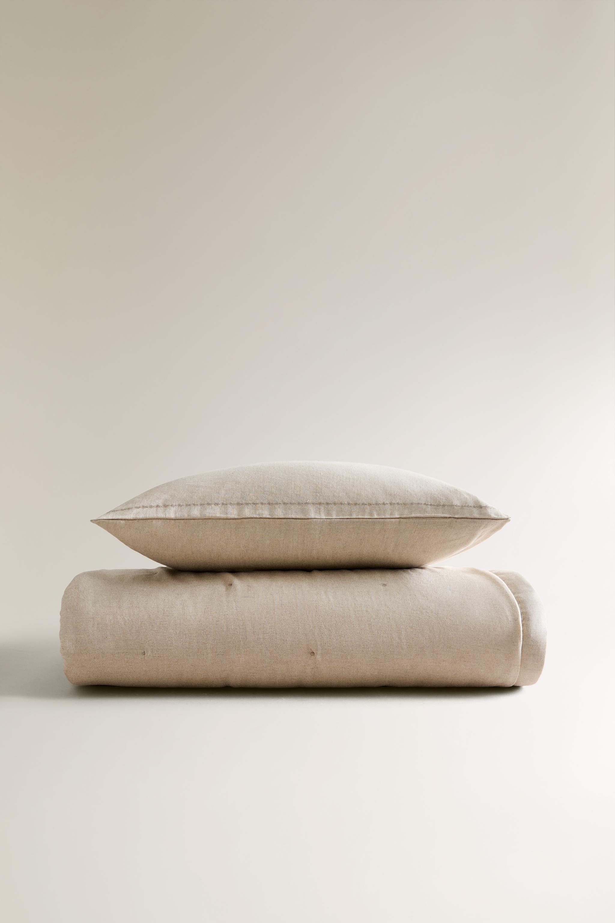 QUILTED DOTTED LINEN QUILT