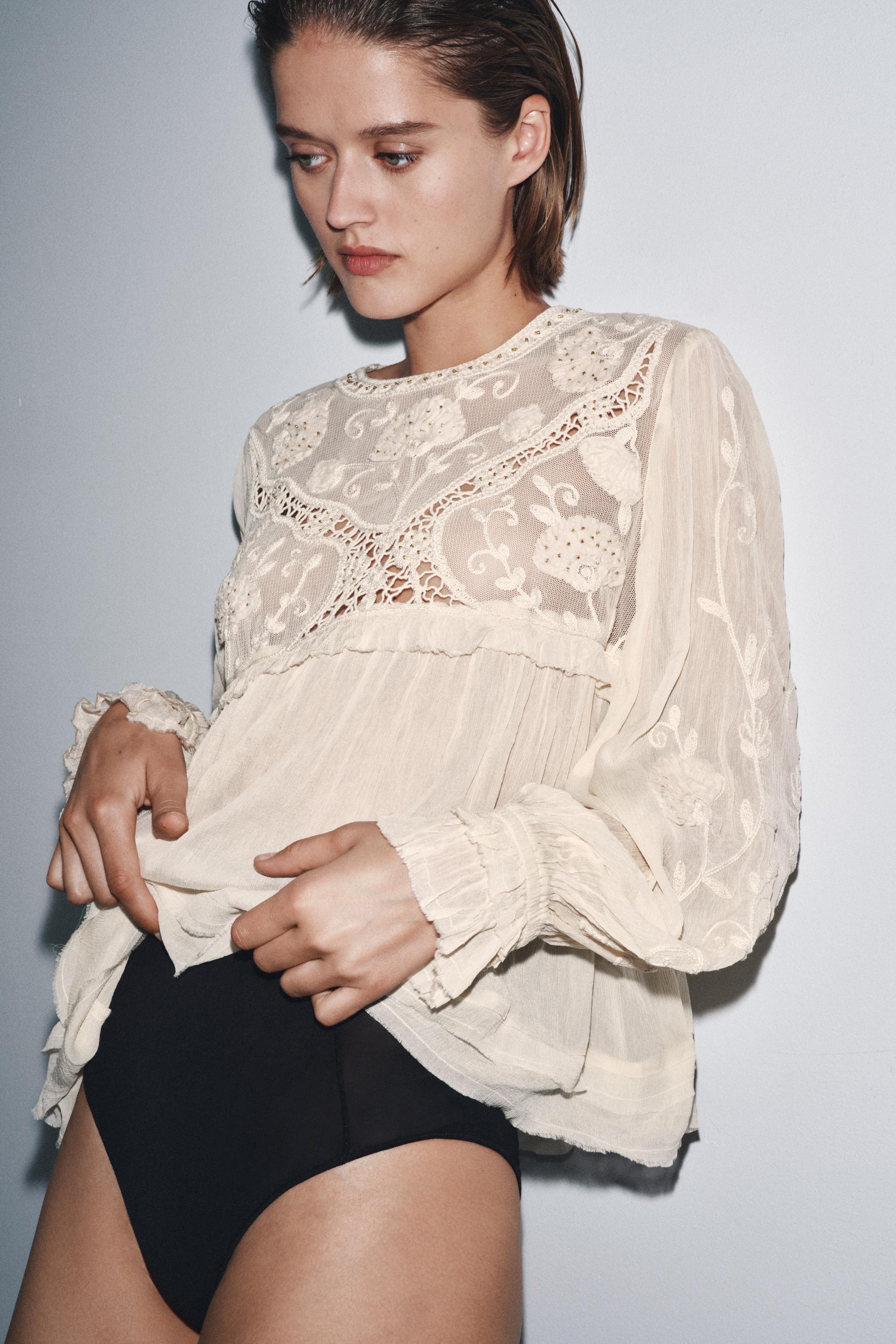 EMBROIDERED BEADED STRUCTURE BLOUSE