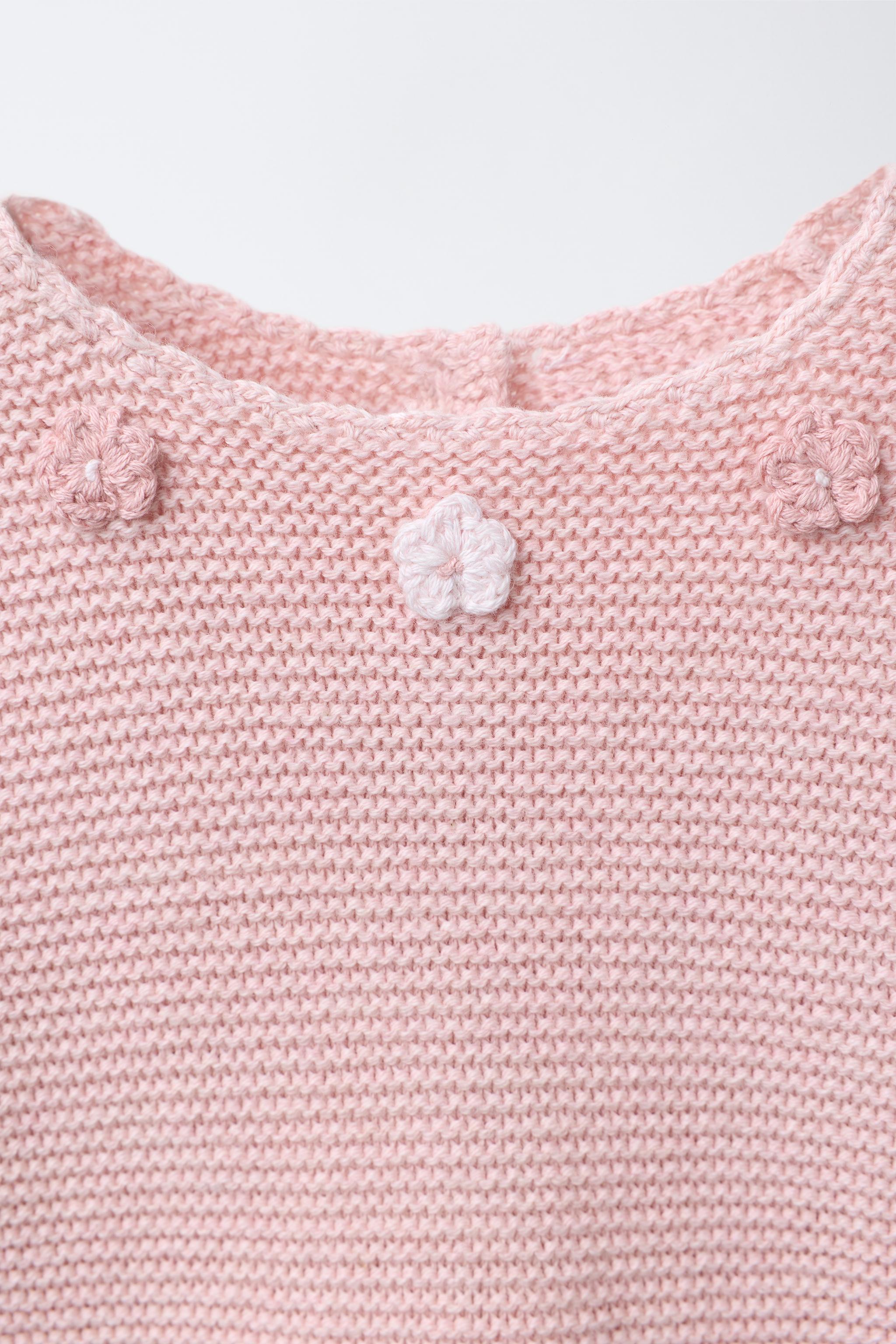 CROCHET FLOWER KNIT SWEATER