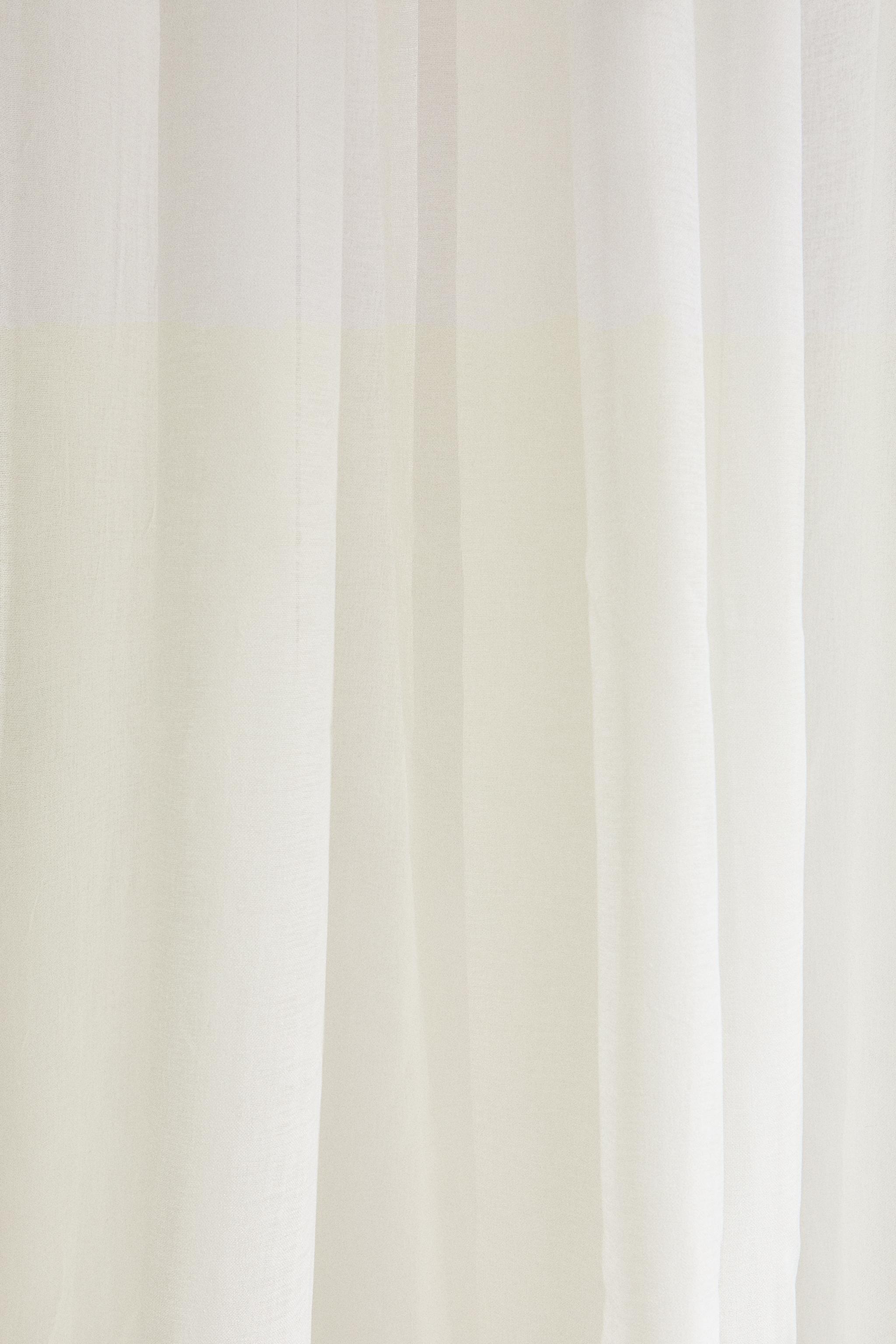 DOUBLE-WIDE LOW OPACITY CURTAIN