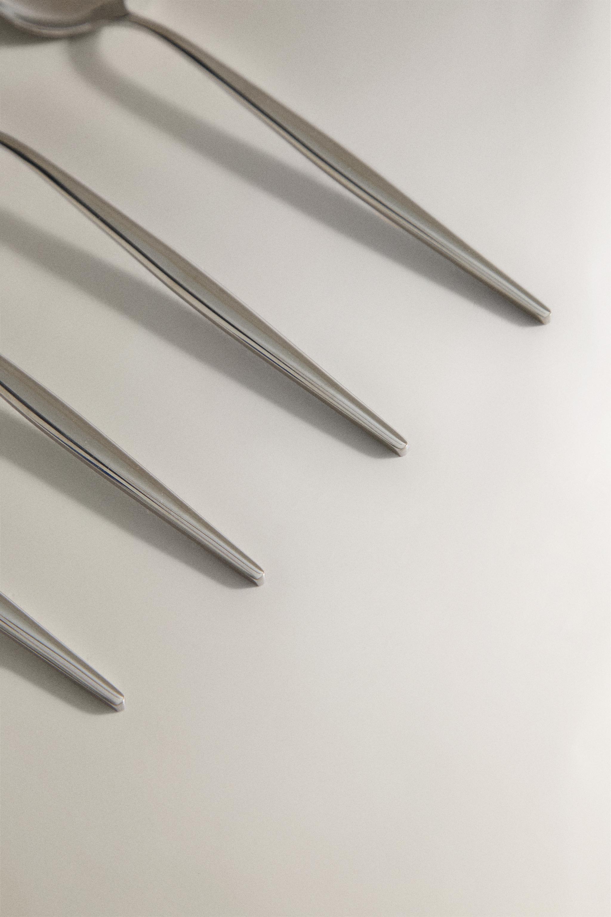 SET OF SPOONS WITH THIN HANDLE (SET OF 4)