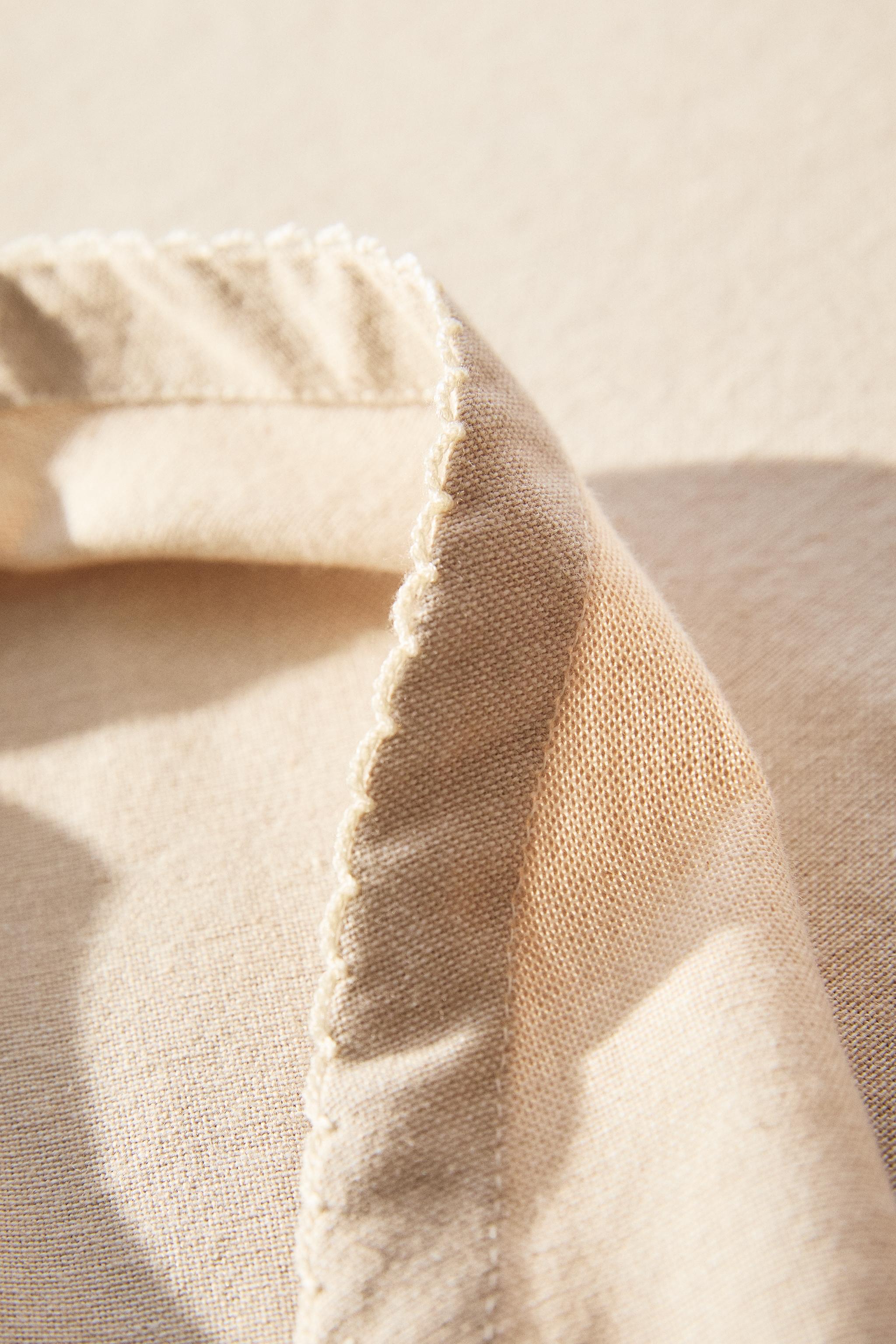 SCALLOPED TABLECLOTH