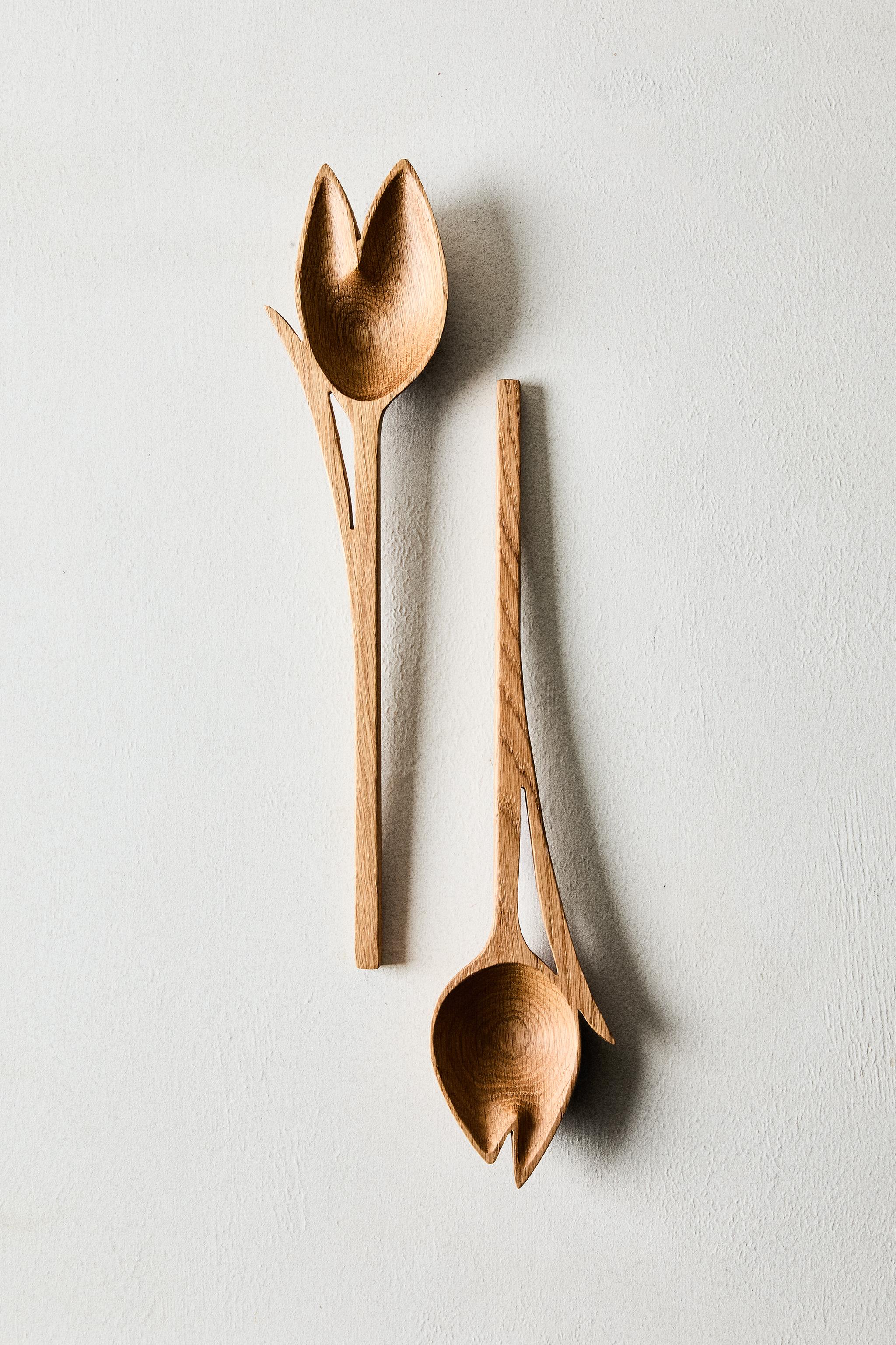 TULIP WOOD SALAD FLATWARE SET (SET OF 2)