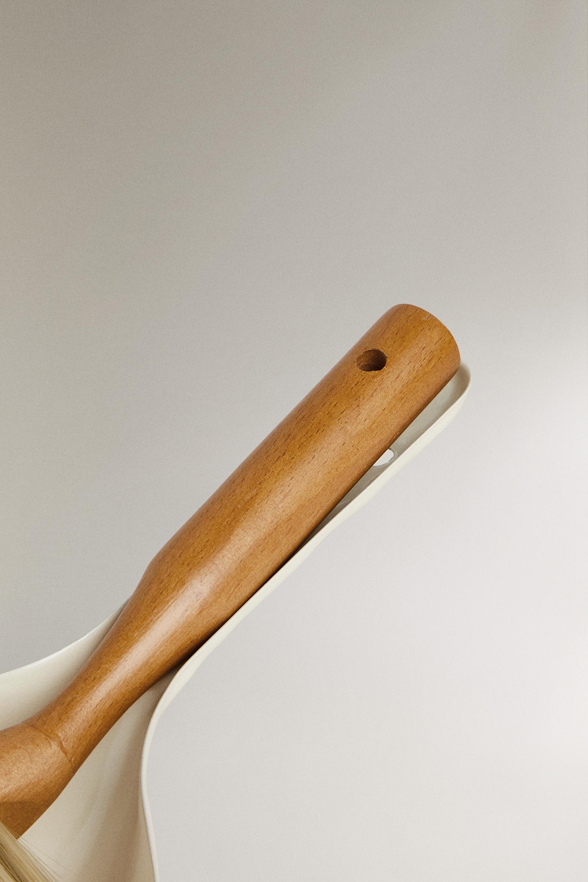 DUSTPAN AND BRUSH SET