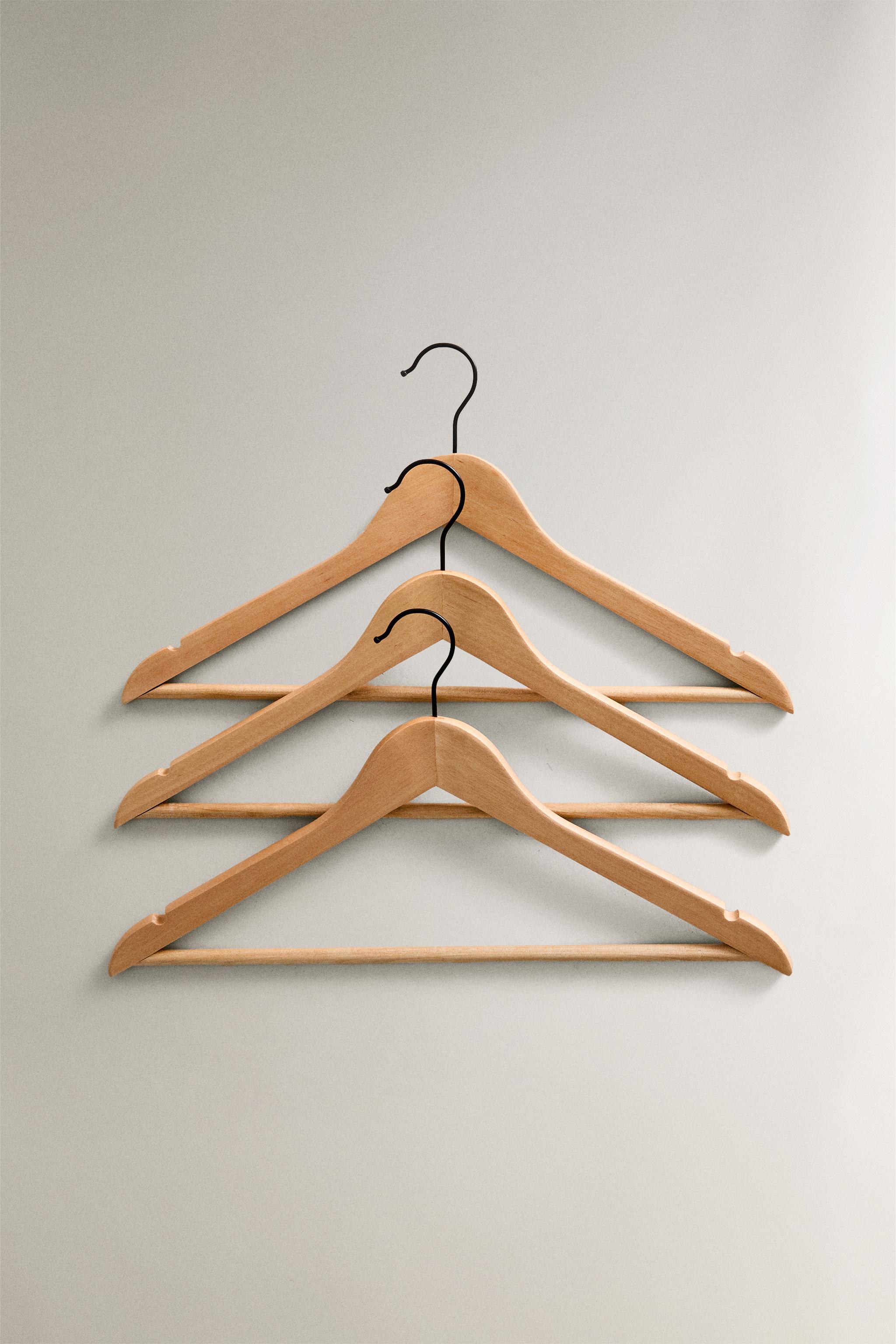 LACQUERED WOODEN HANGER (SET OF 3)