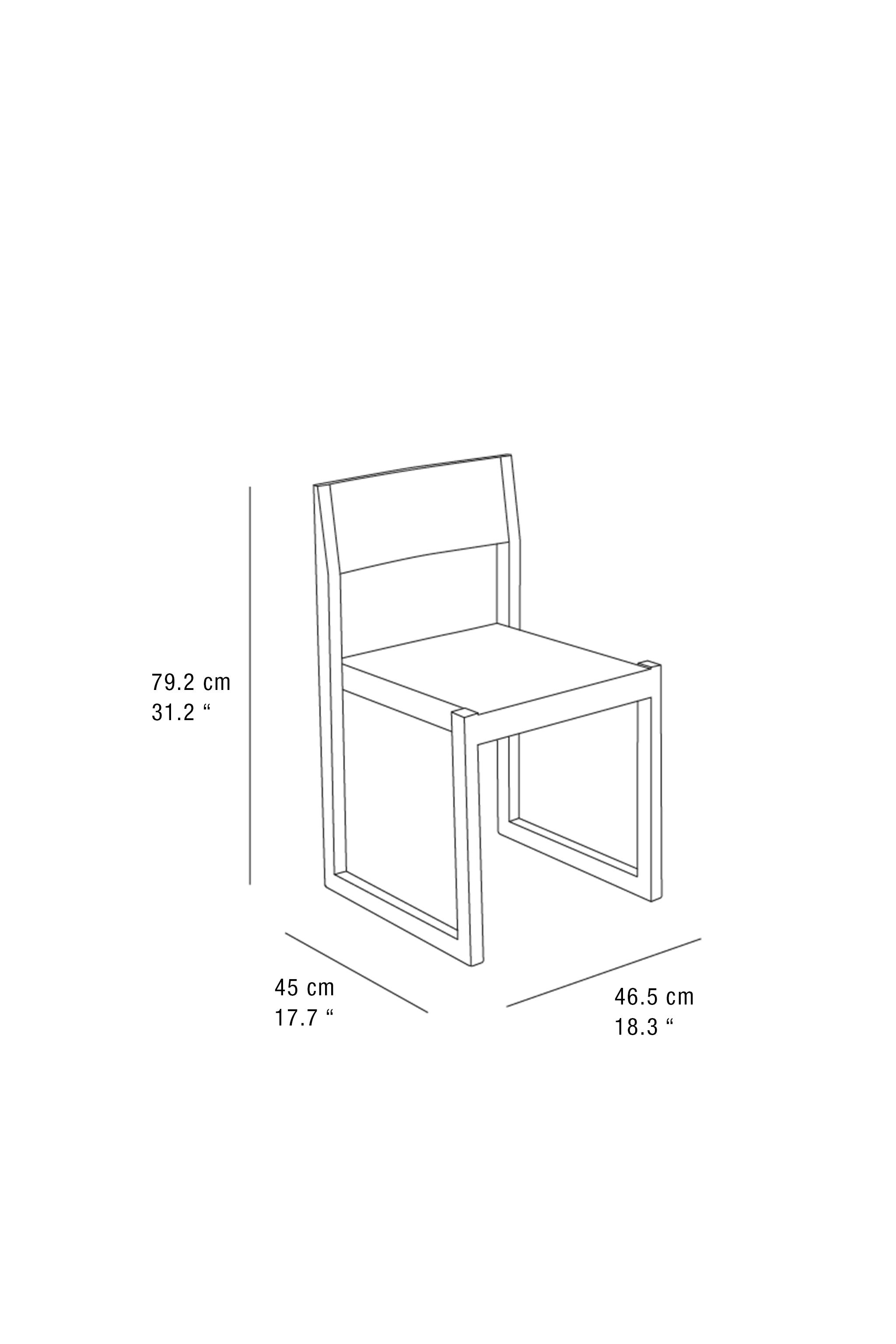 WOOD AND LEATHER FRAME CHAIR