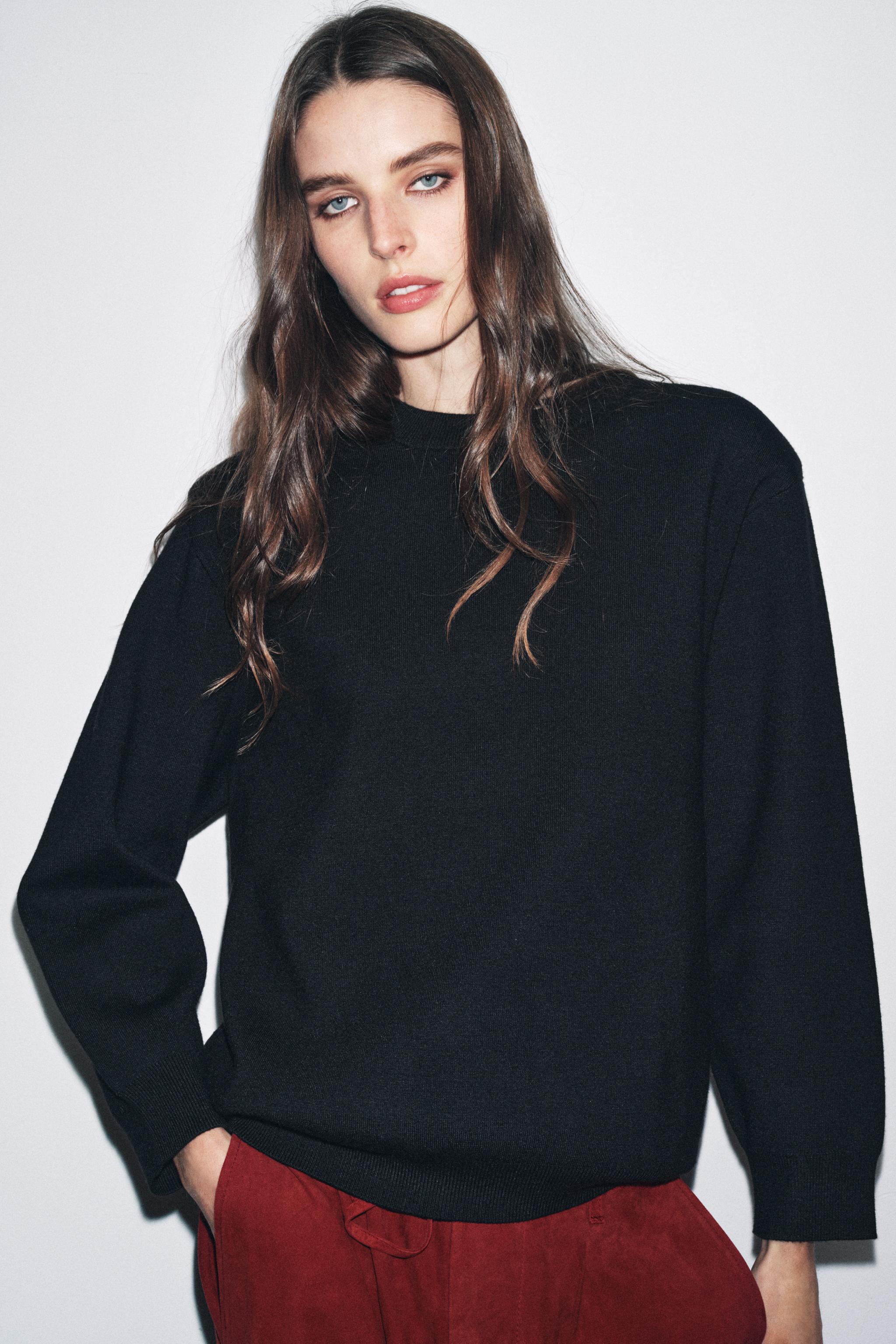 PLAIN KNIT SWEATSHIRT WITH SHOULDER PADS