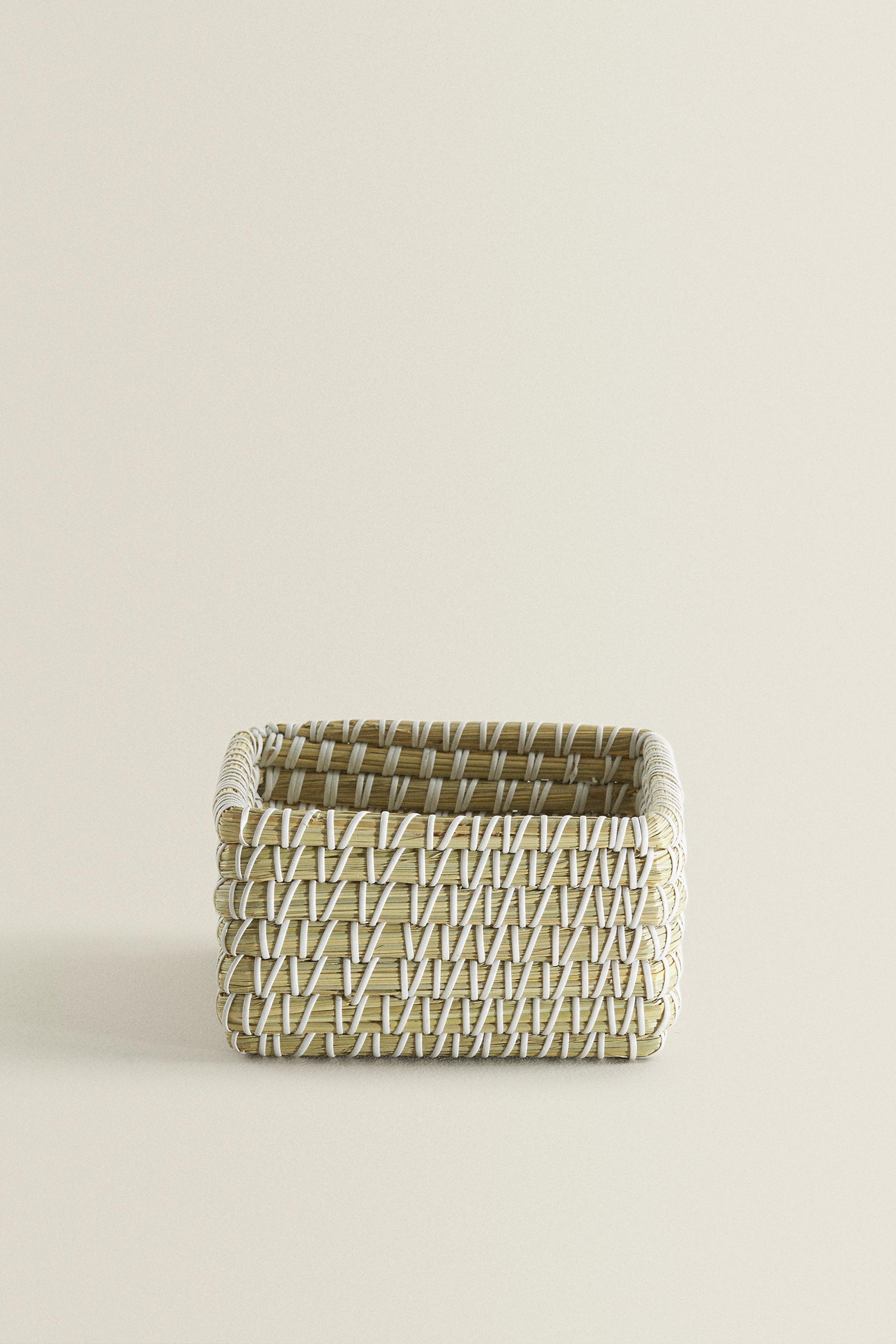 CONTRASTING RECTANGULAR BASKET