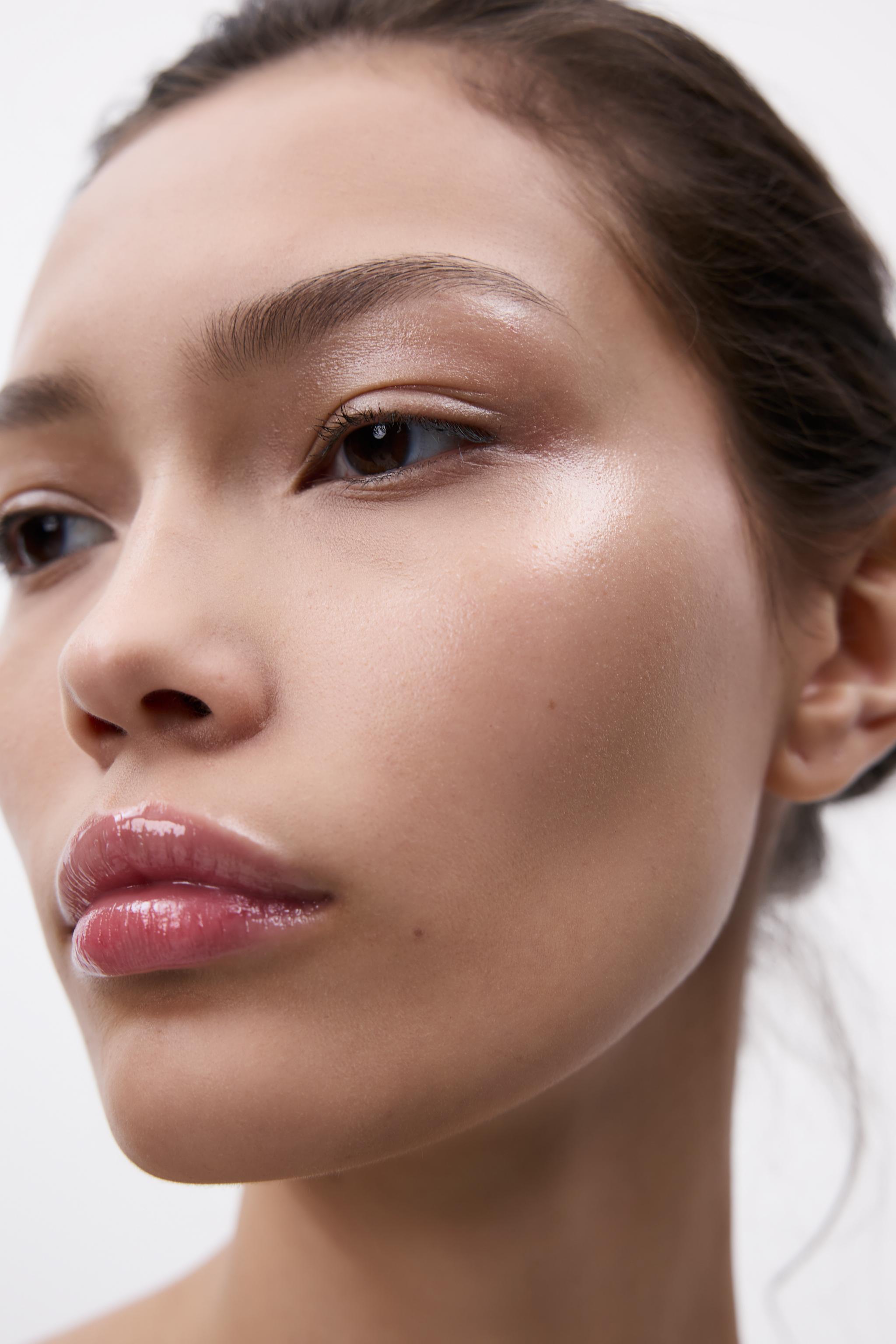 LIQUID HIGHLIGHTER - TEMPTING GLOW