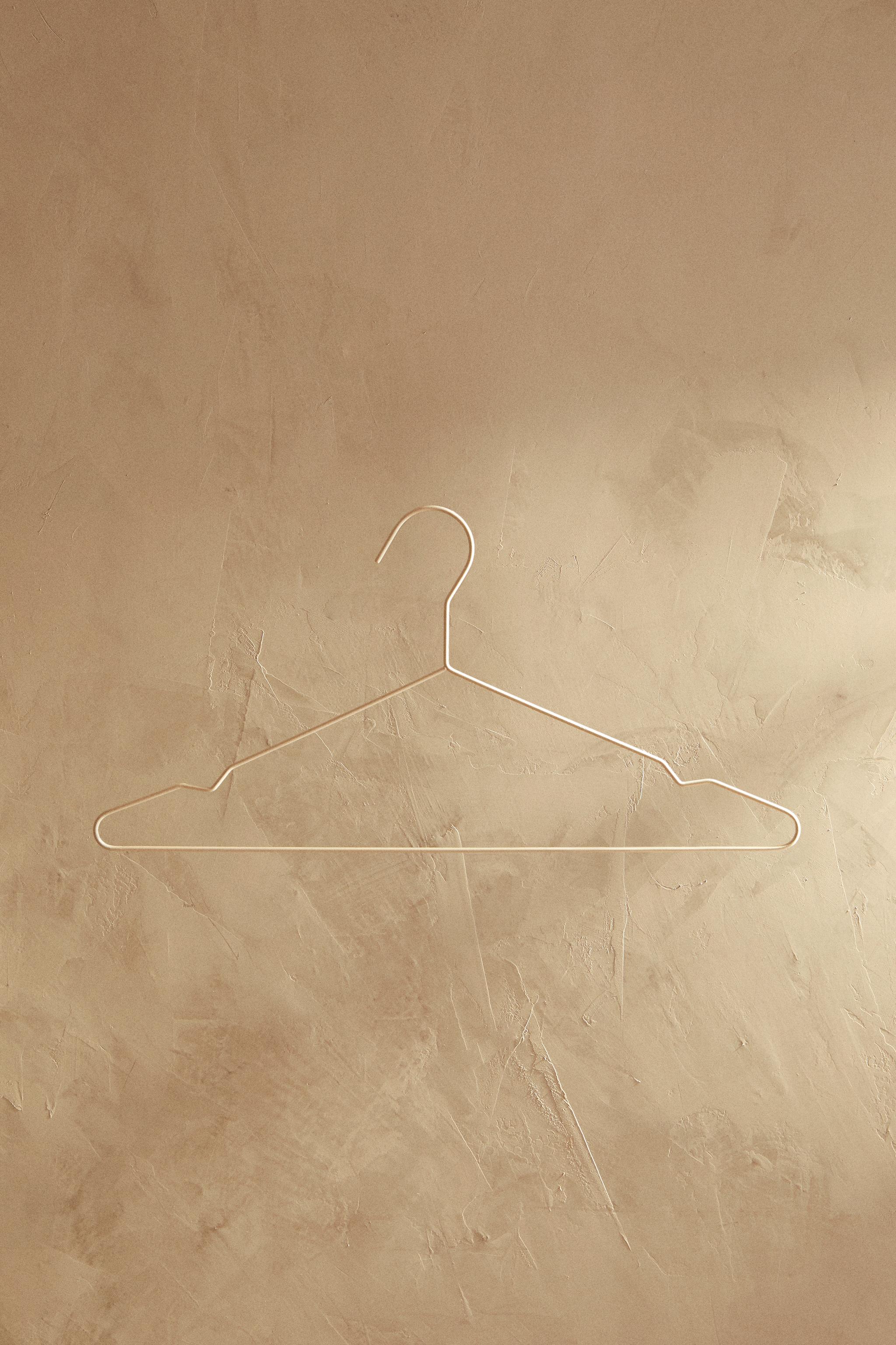 RUBBERIZED HANGERS (PACK OF 6)