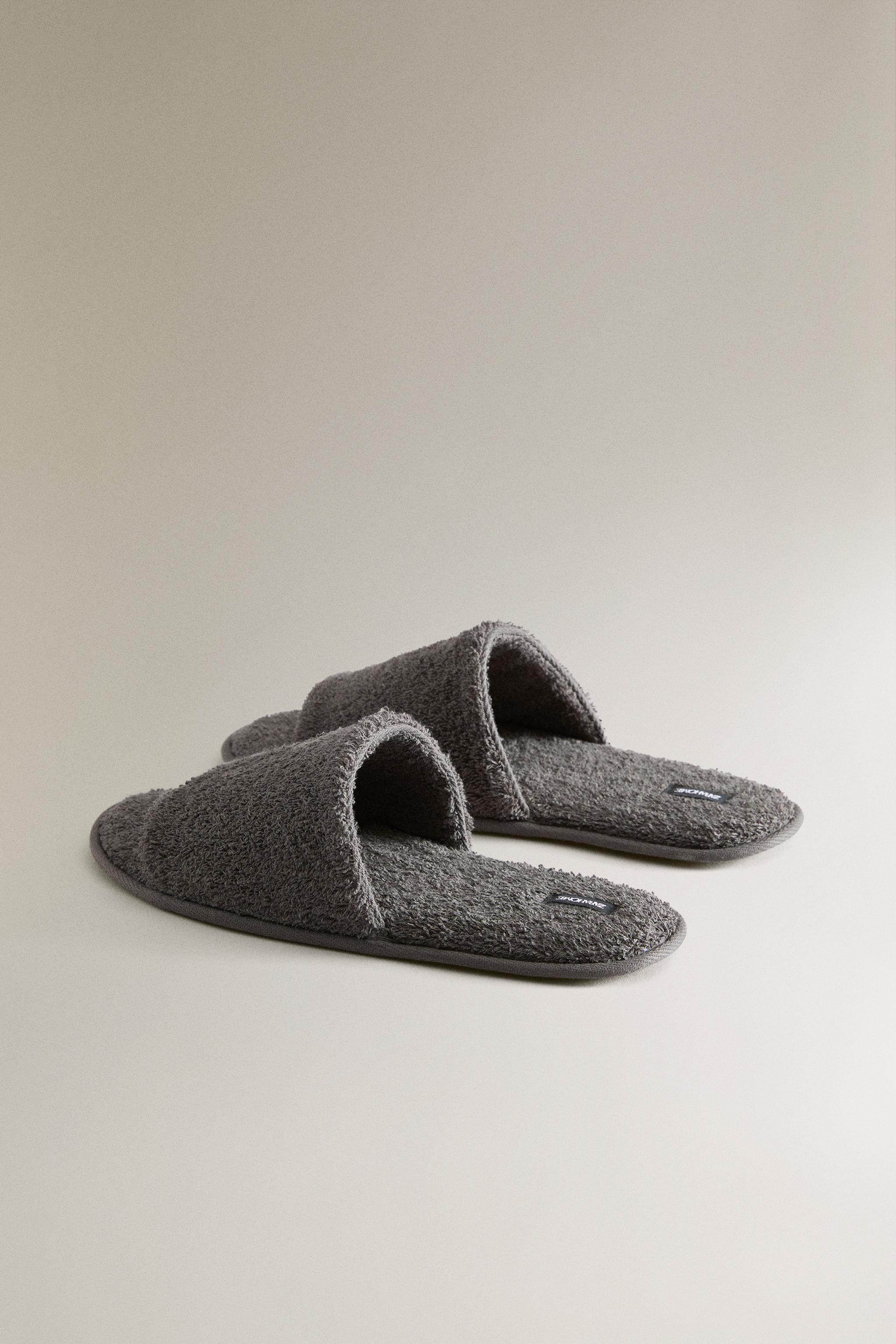 OPEN TERRYCLOTH BATHROOM SLIPPERS