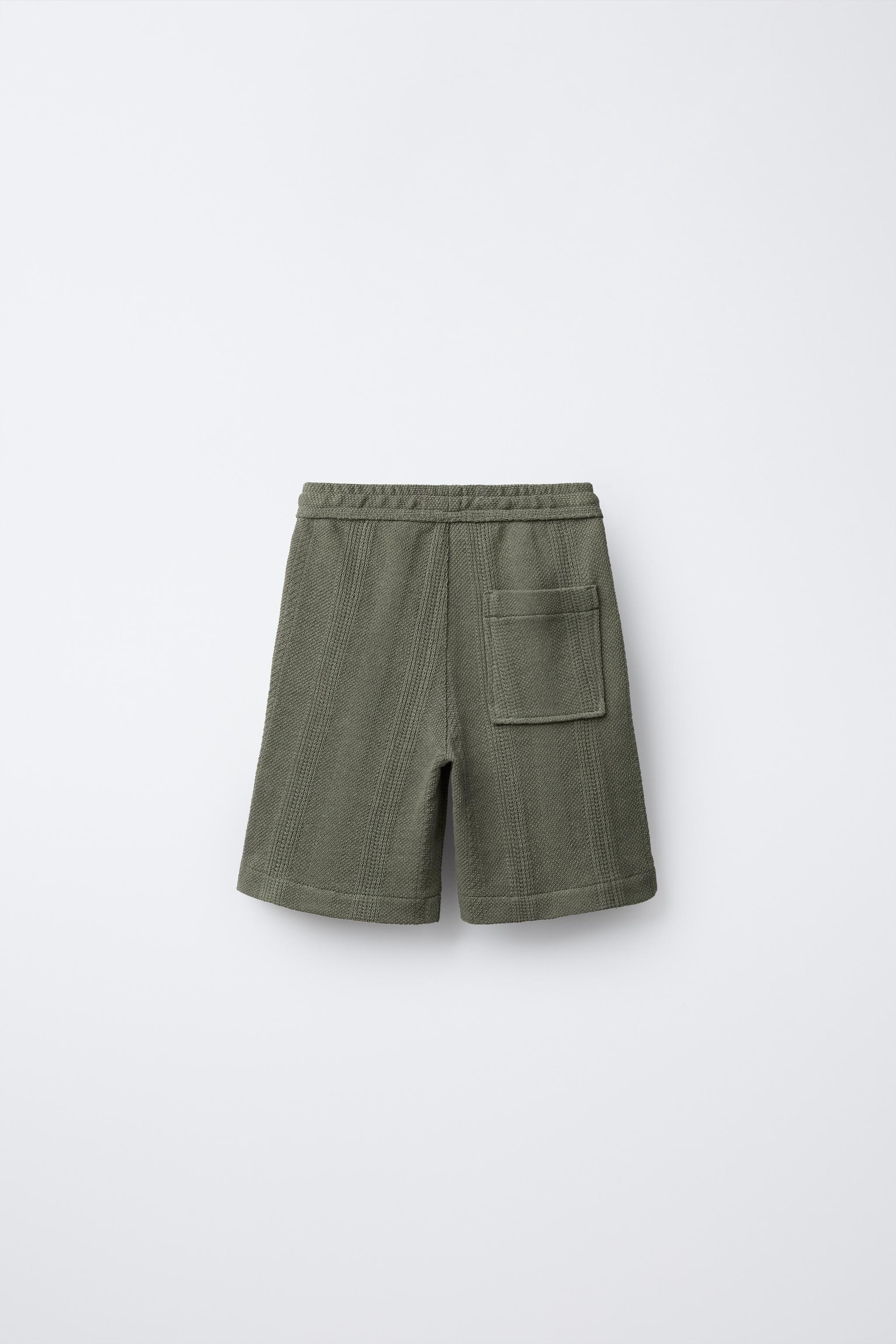 TEXTURED STRAIGHT SHORTS