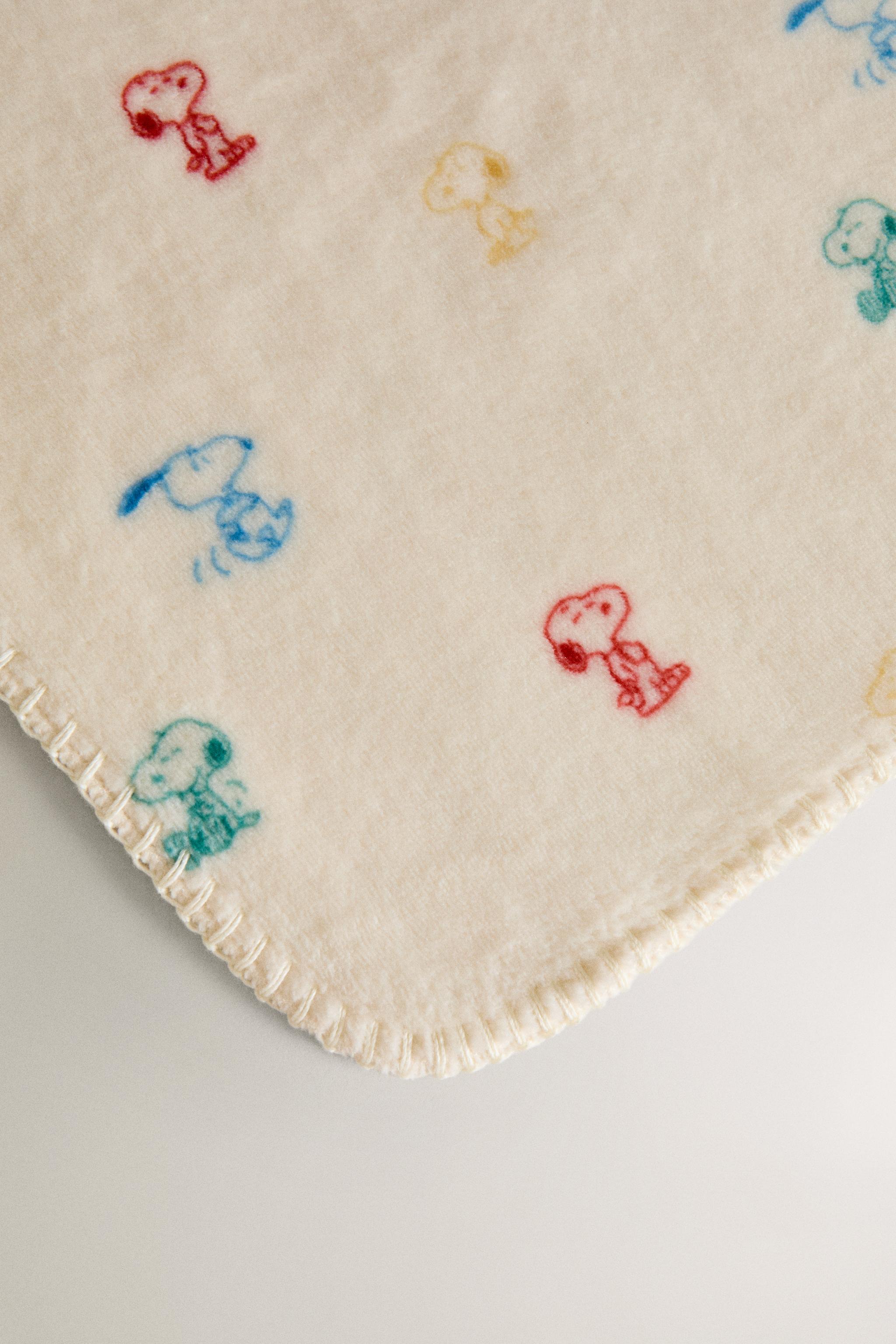 PEANUTS™ CHILDREN’S FLEECE BLANKET