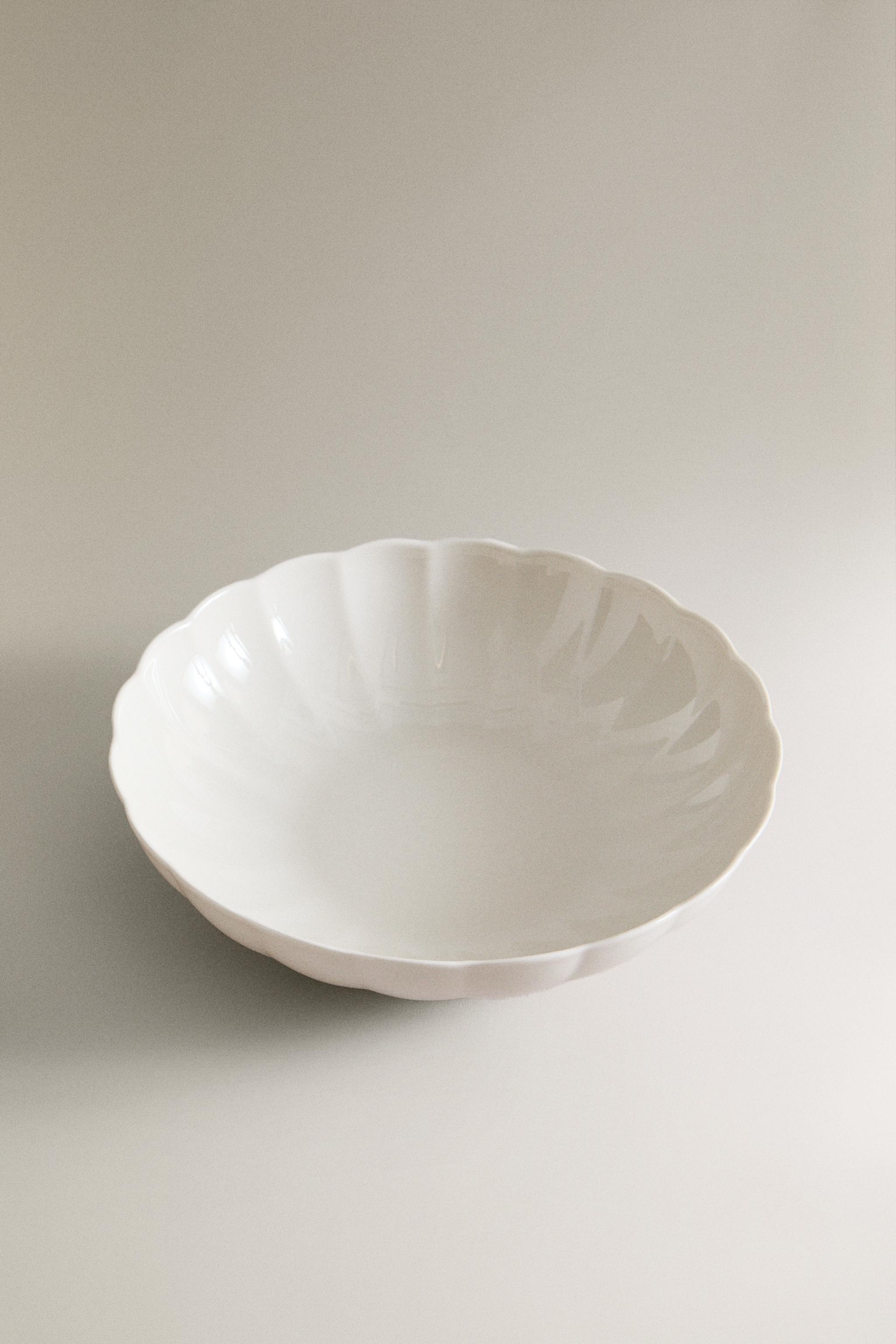 SCALLOPED PORCELAIN SALAD BOWL